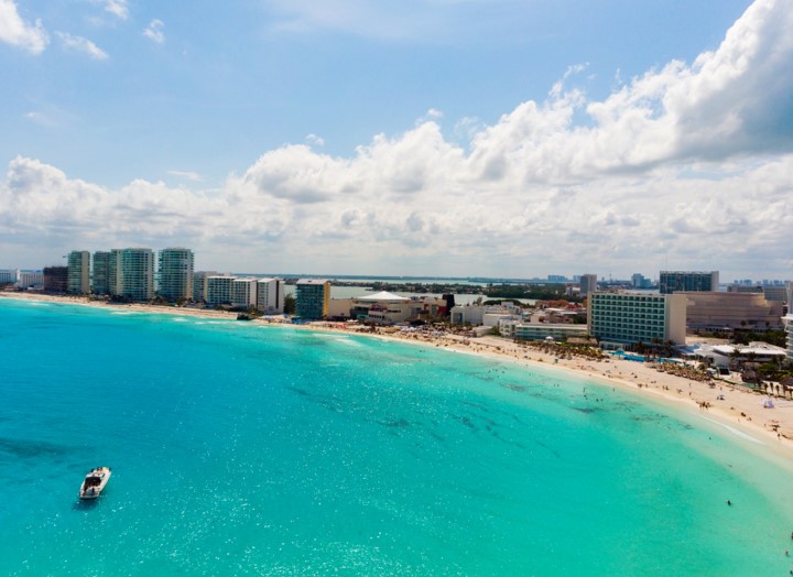 Playa del carmen fly helicopter over grand coco bongo show cancun