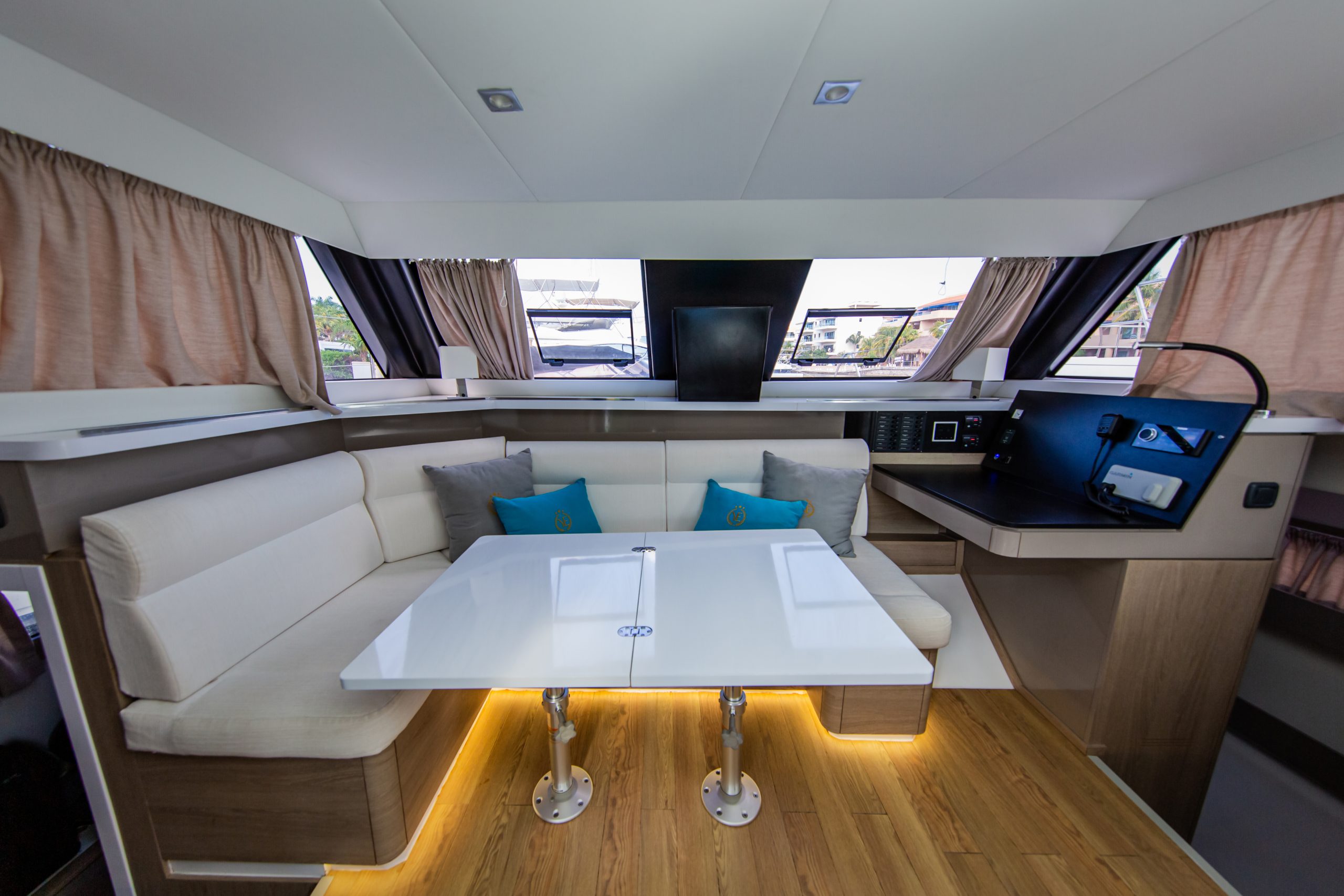 34 Aventura Catamaran yacht rental in tulum by Riviera Charters 5
