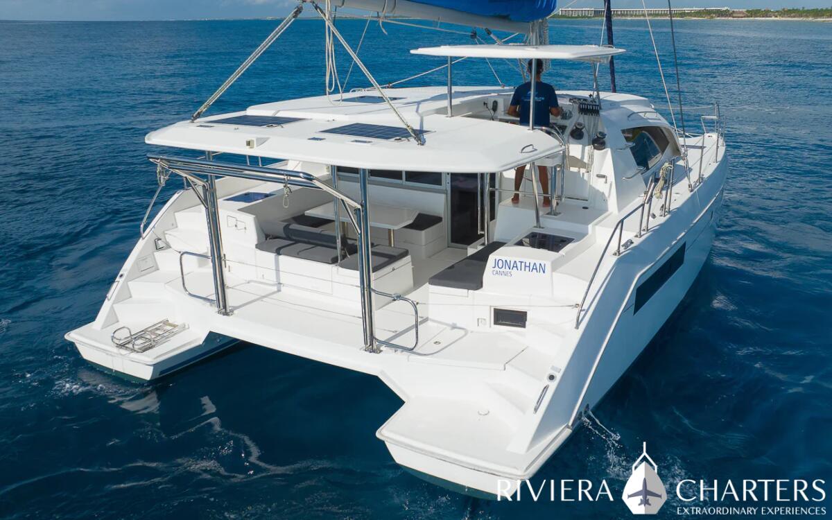 40-Ft-Leopard-Luxury-Catamaran-Tulum-and-Riviera-Maya-yacht-rental-and-bachelorette-party-by-Riviera-Charters-4 (1)