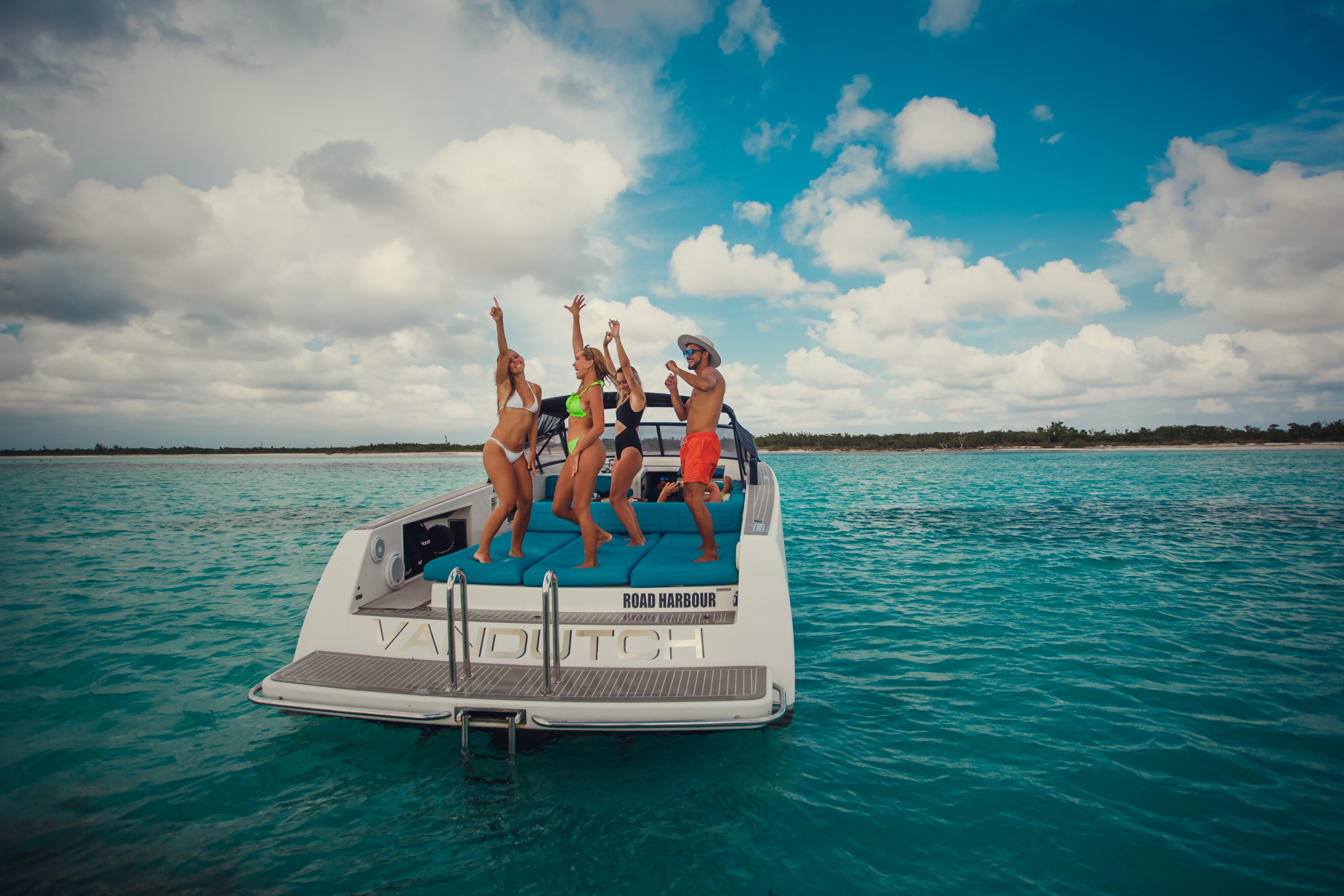 40 Ft VanDutch Yacht Rental in Cancun by Riviera Charters (22)