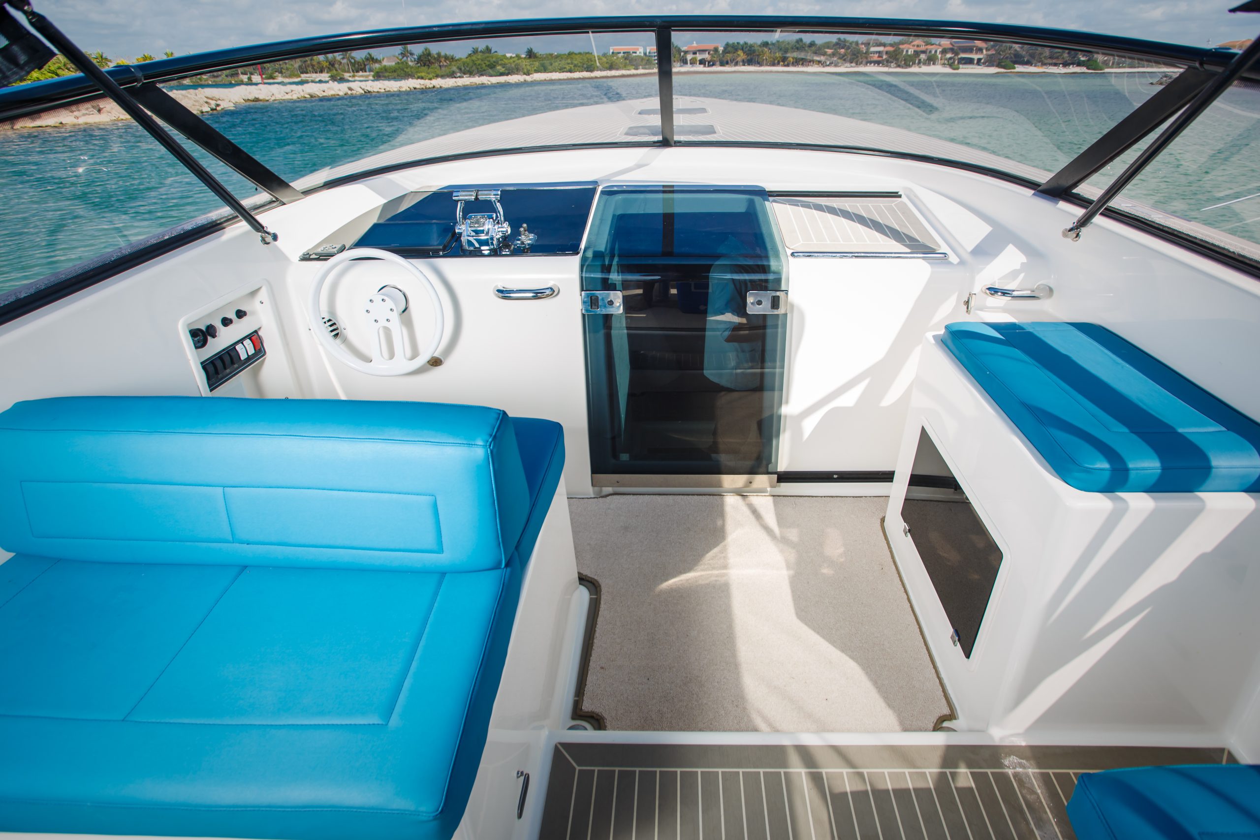 40 Ft VanDutch Yacht Rental in Cancun by Riviera Charters (32)