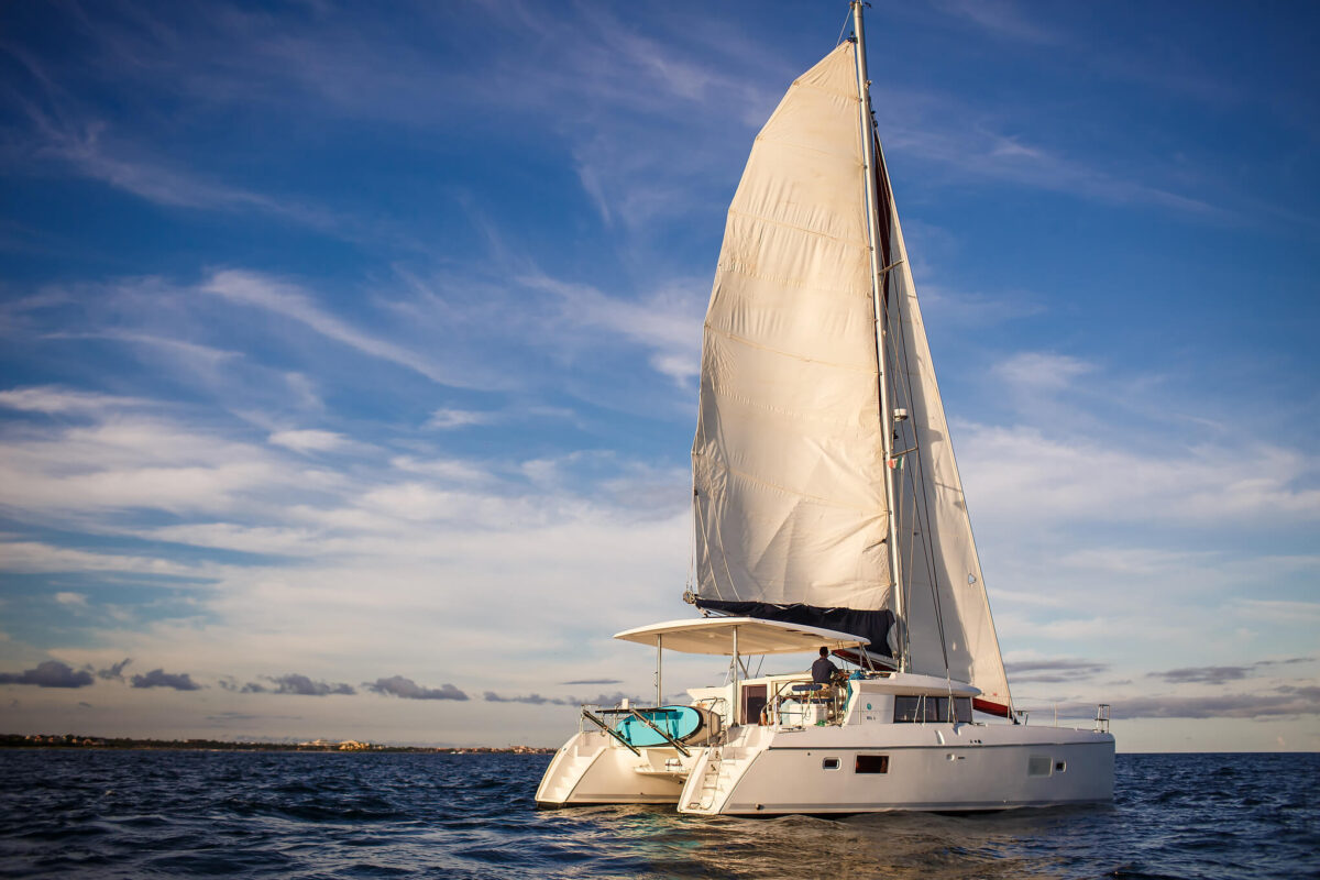 42-FT-LAGOON-TULUM-YACHT-RENTALS-BY-RIVIERA-CHARTERS-12