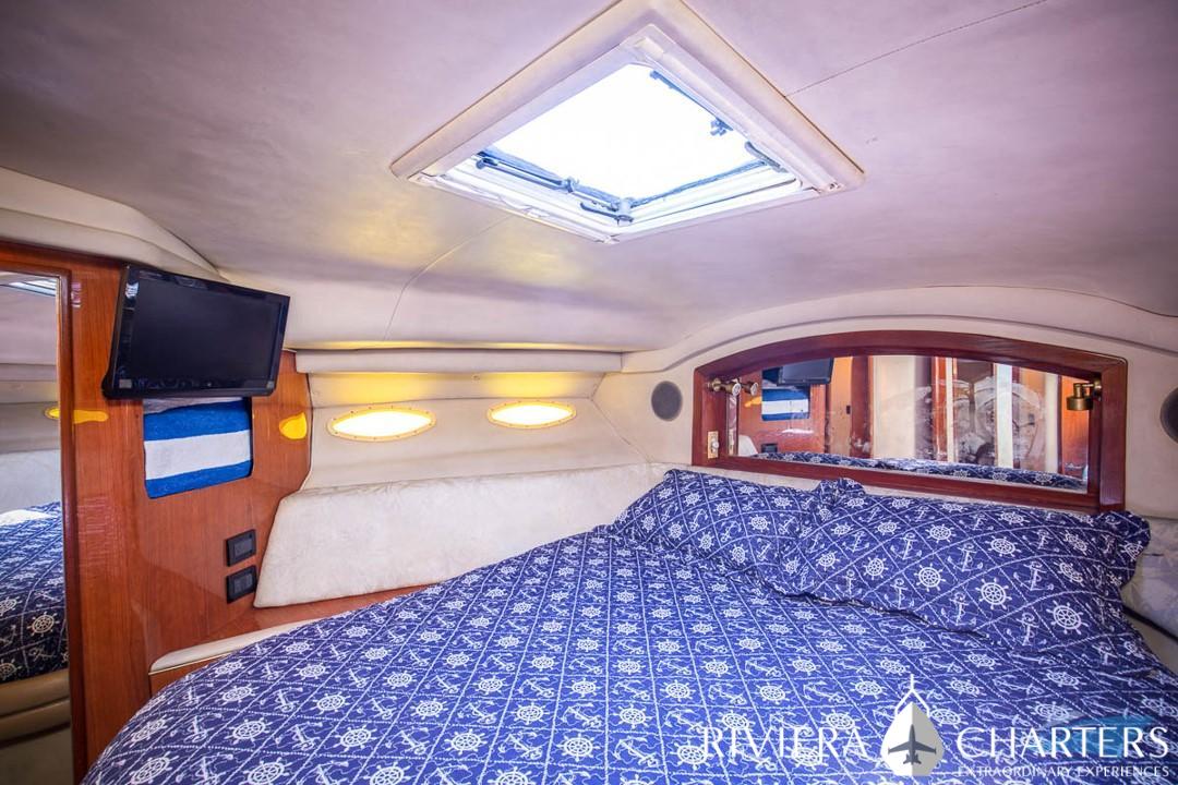 42 Ft Sea Ray 400 Sedan Yacht Cancun Mexico Bedroom