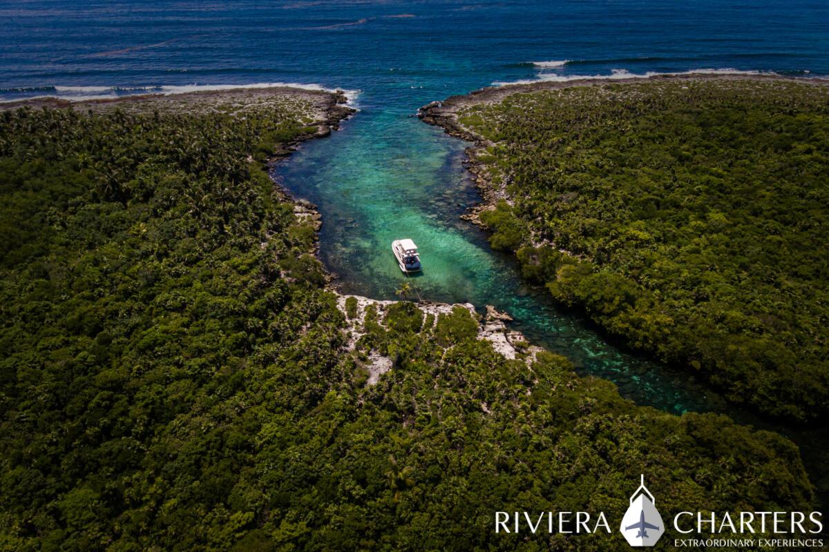43-Ft-Azimut-Yacht-Tulum-and-Riviera-Maya-yacht-rental-and-bachelorette-party-by-Riviera-Charters-18