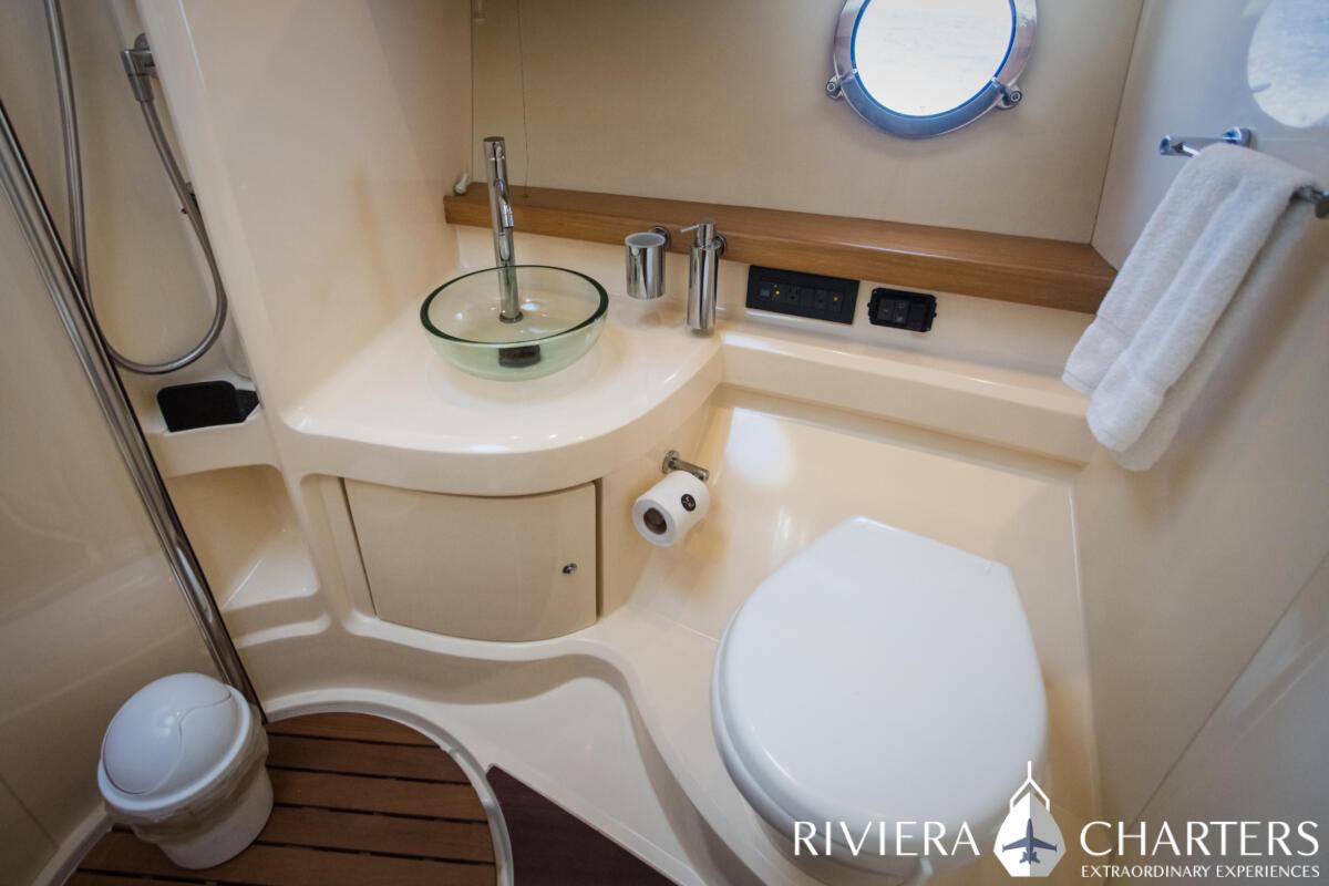 43-Ft-Azimut-Yacht-Tulum-and-Riviera-Maya-yacht-rental-and-bachelorette-party-by-Riviera-Charters-38