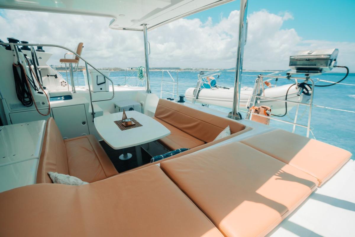 43-Ft-Lagoon-Catamaran-yacht-rental-in-Cancun-and-Isla-Muejres-by-Riviera-Charters-14