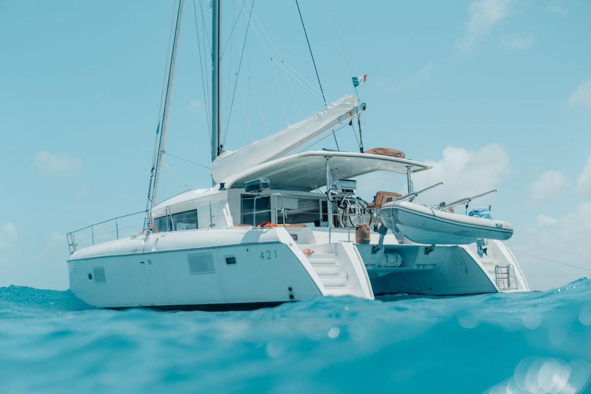 43-Ft-Lagoon-Catamaran-yacht-rental-in-Cancun-and-Isla-Muejres-by-Riviera-Charters-16
