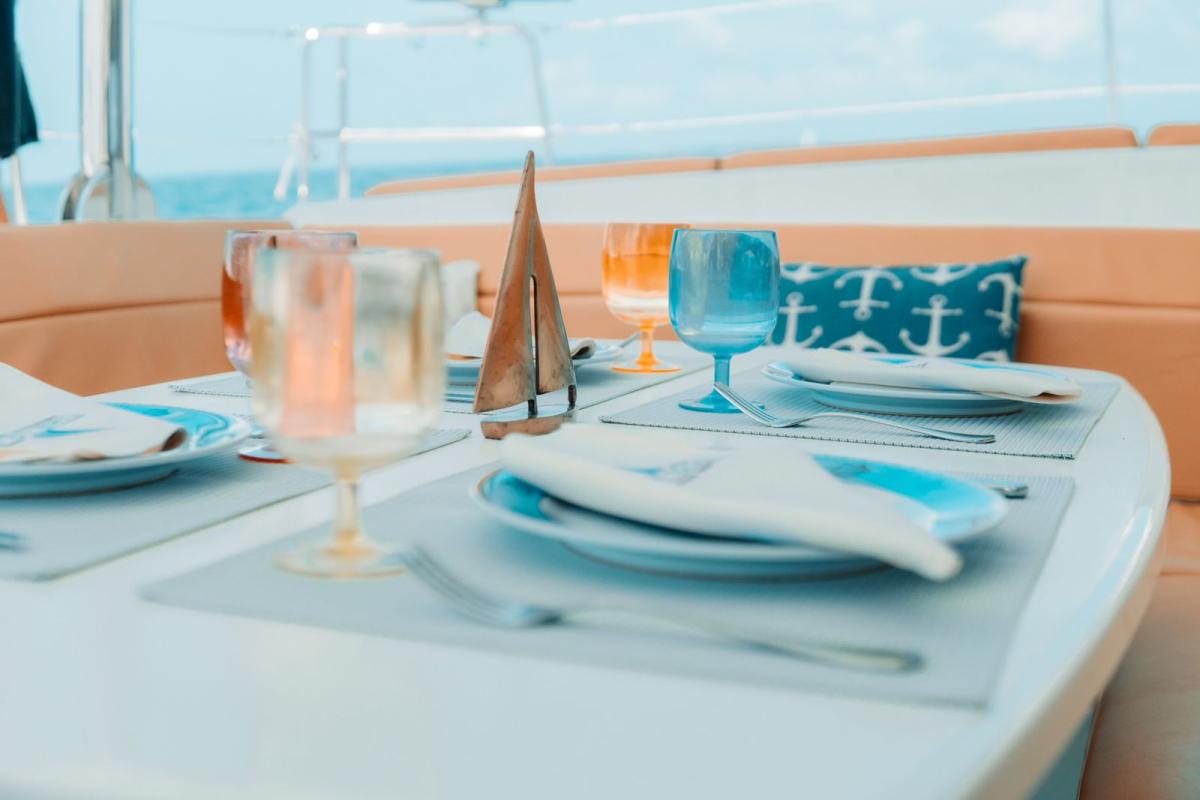 43-Ft-Lagoon-Catamaran-yacht-rental-in-Cancun-and-Isla-Muejres-by-Riviera-Charters-2