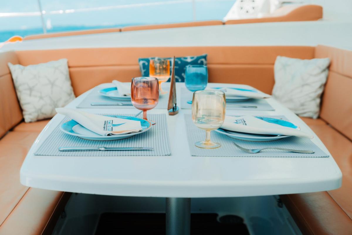 43-Ft-Lagoon-Catamaran-yacht-rental-in-Cancun-and-Isla-Muejres-by-Riviera-Charters-8