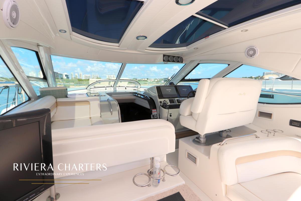 47_Ft_Sea_Ray_Sundancer_yacht_rental_in_Cancun_by_Riviera_Charters_3