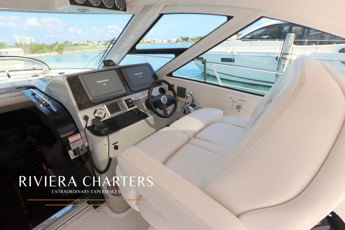 47_Ft_Sea_Ray_Sundancer_yacht_rental_in_Cancun_by_Riviera_Charters_7