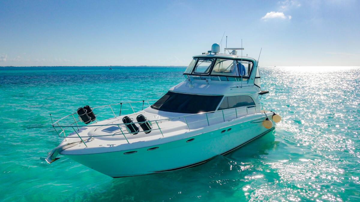 50-Ft-Sea-Ray-With-Flybridge-by-Riviera-Charters-15