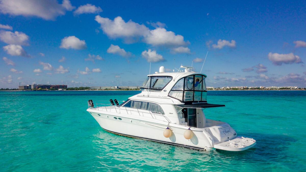 50-Ft-Sea-Ray-With-Flybridge-by-Riviera-Charters-24
