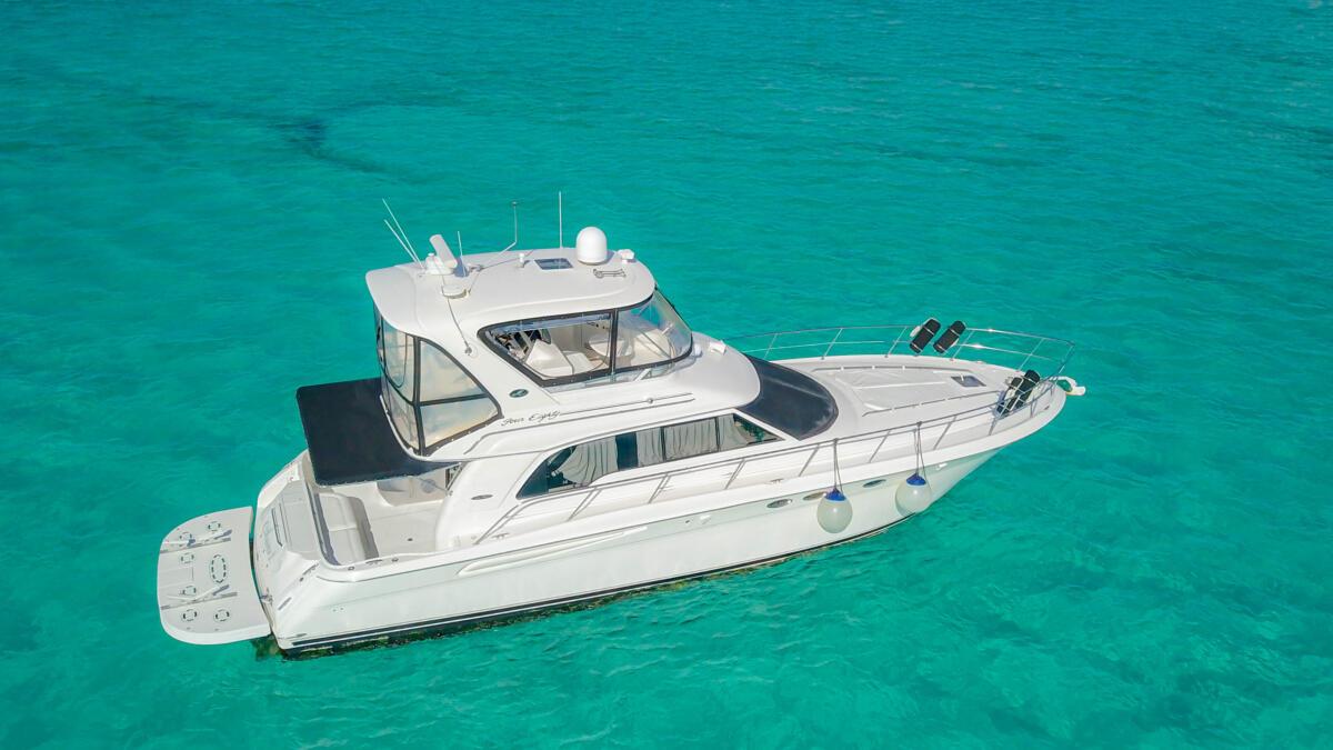 50-Ft-Sea-Ray-With-Flybridge-by-Riviera-Charters-8_(1)