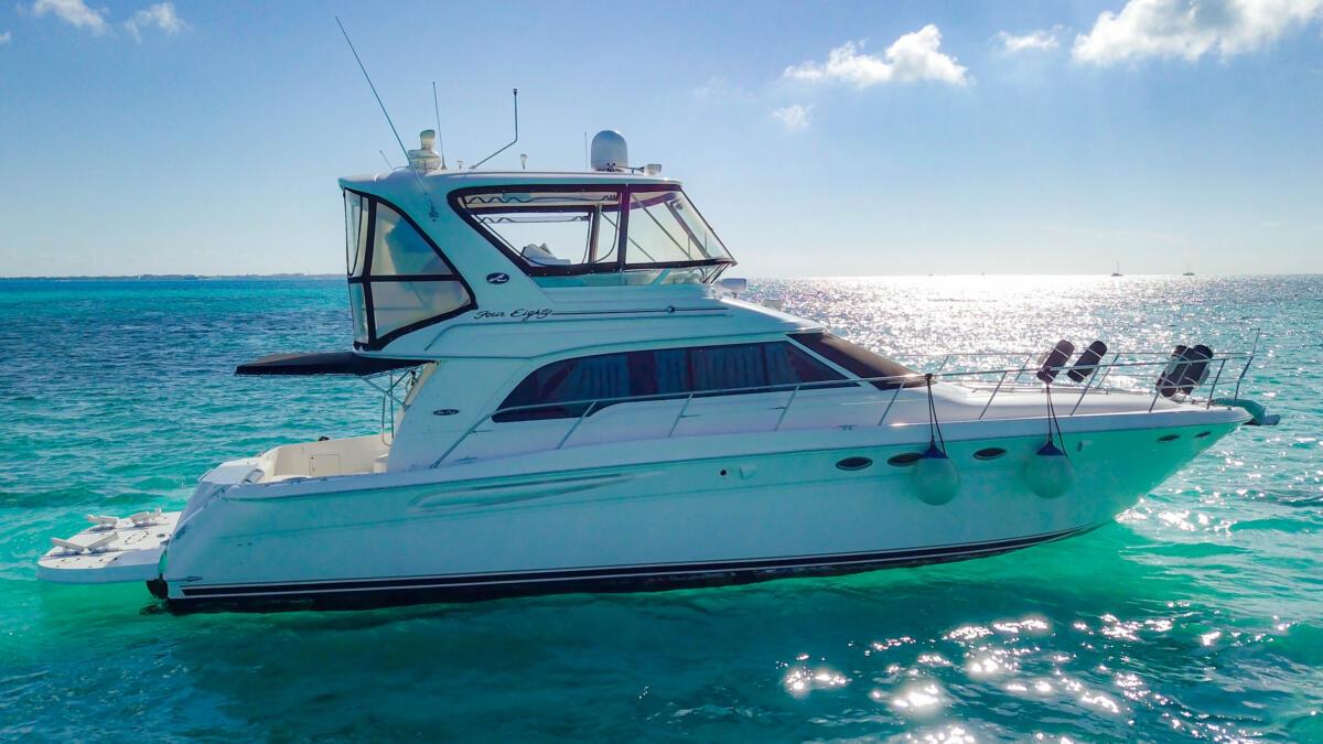 50-Ft-Sea-Ray-With-Flybridge-by-Riviera-Charters22