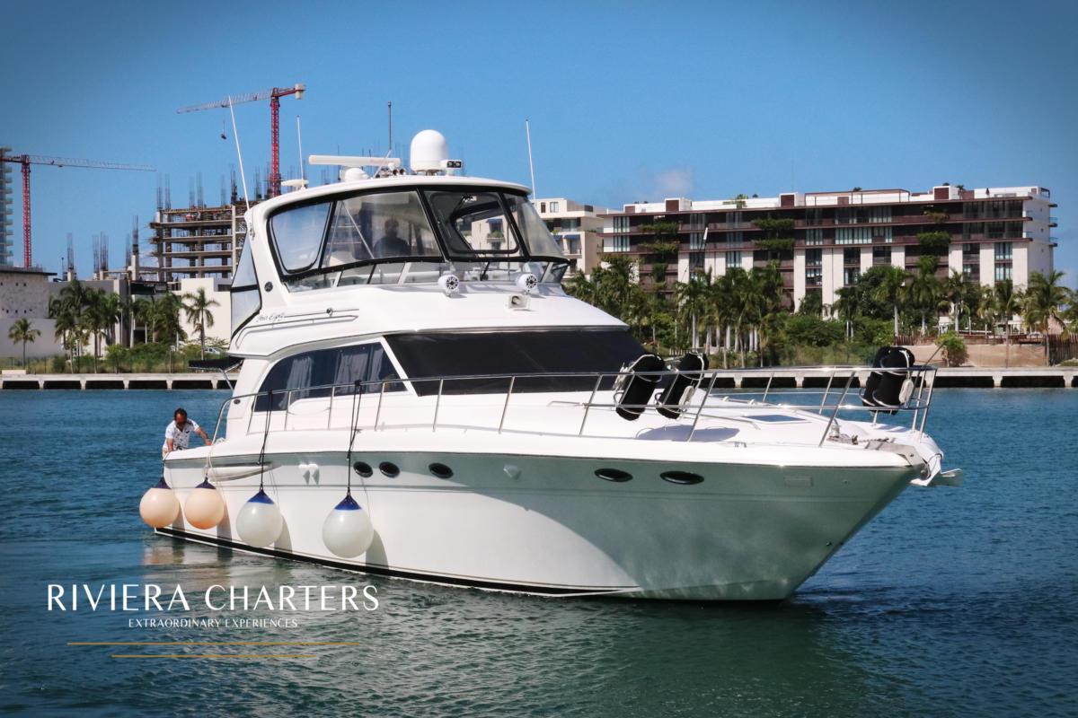50-Ft-Sea-Ray-with-flybridge-yacht-rental-in-Cancun-and-Isla-Mujeres-by-Riviera-Charters-06