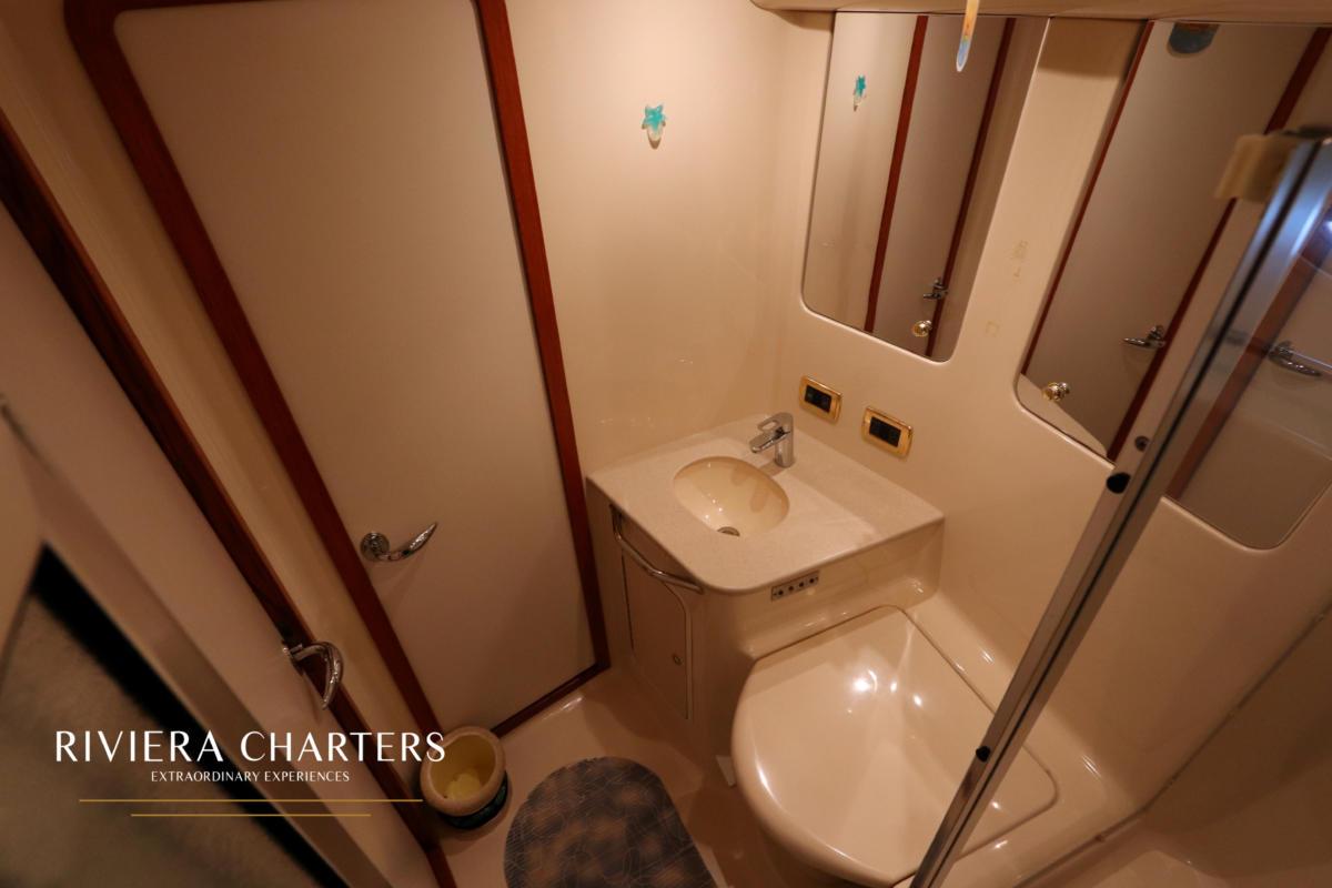50-Ft-Sea-Ray-with-flybridge-yacht-rental-in-Cancun-and-Isla-Mujeres-by-Riviera-Charters-39