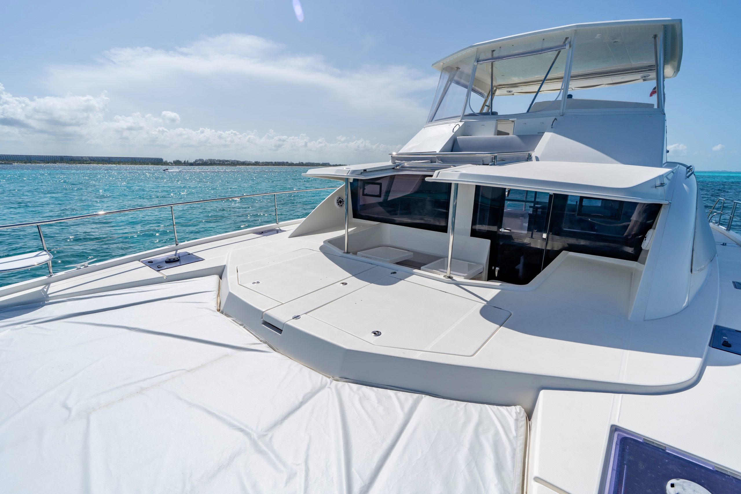 51 Ft Leopard Catamaran with flybridge Cancun by Riviera Charters 13
