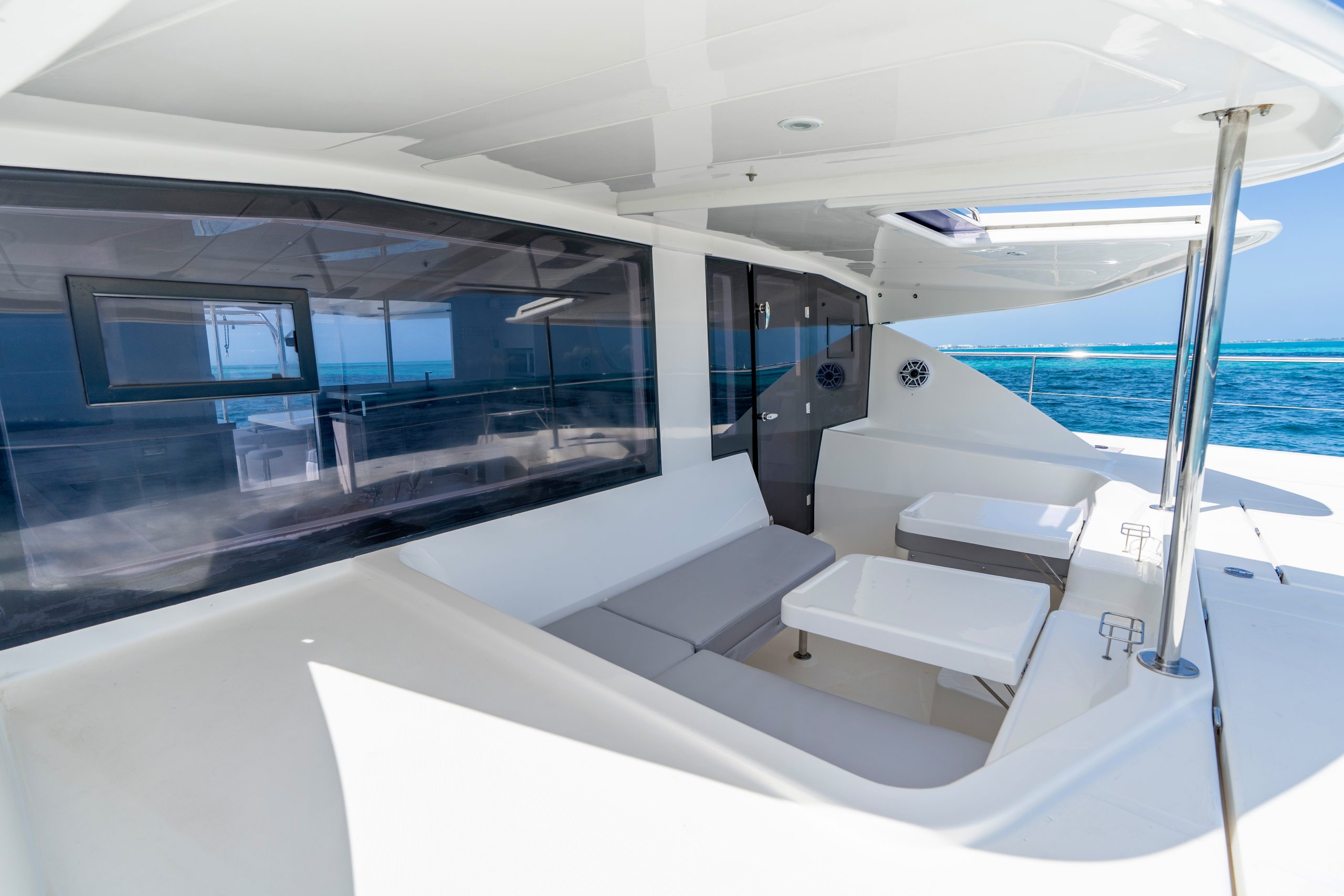 51 Ft Leopard Catamaran with flybridge Cancun by Riviera Charters 14