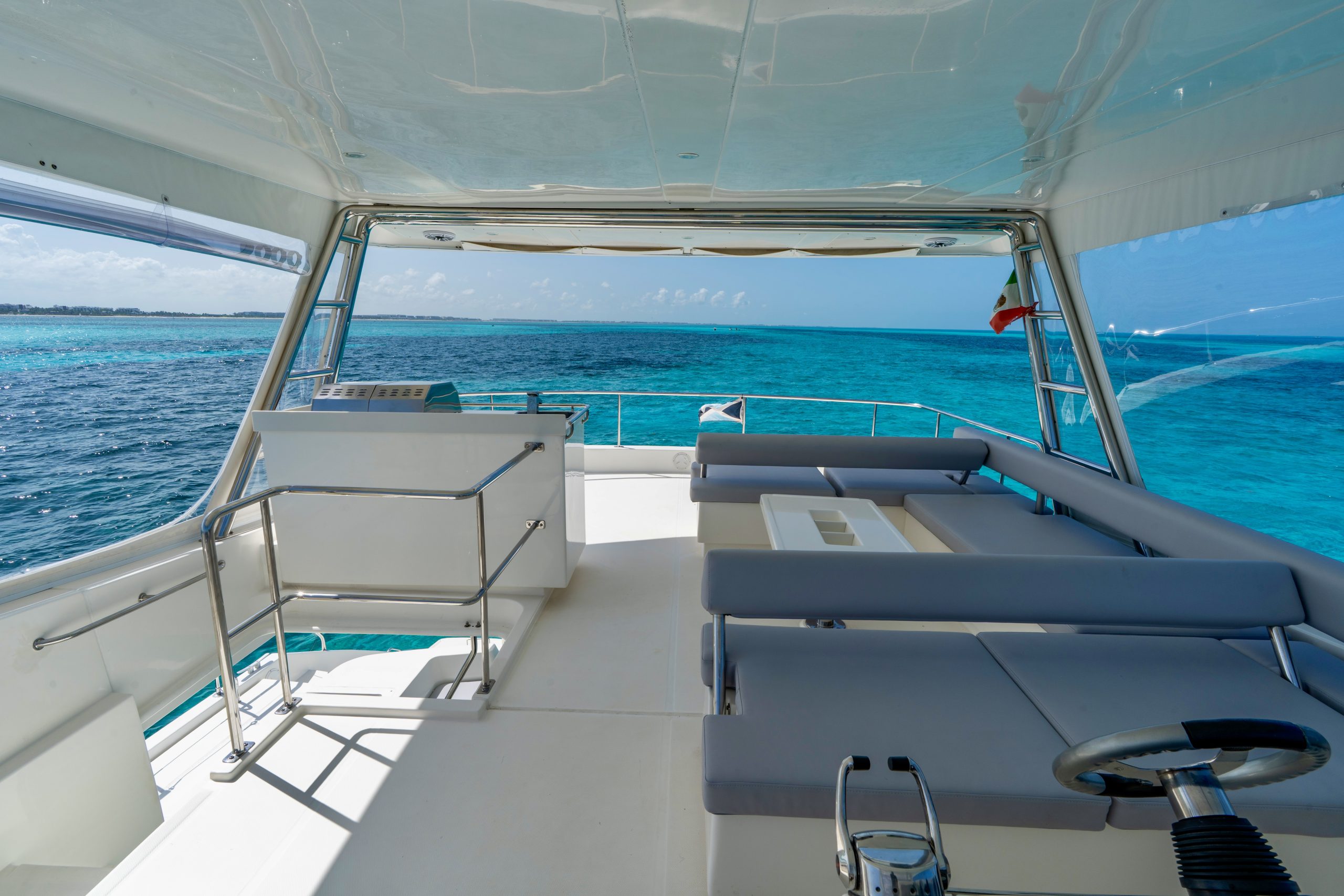 51 Ft Leopard Catamaran with flybridge Cancun by Riviera Charters 20
