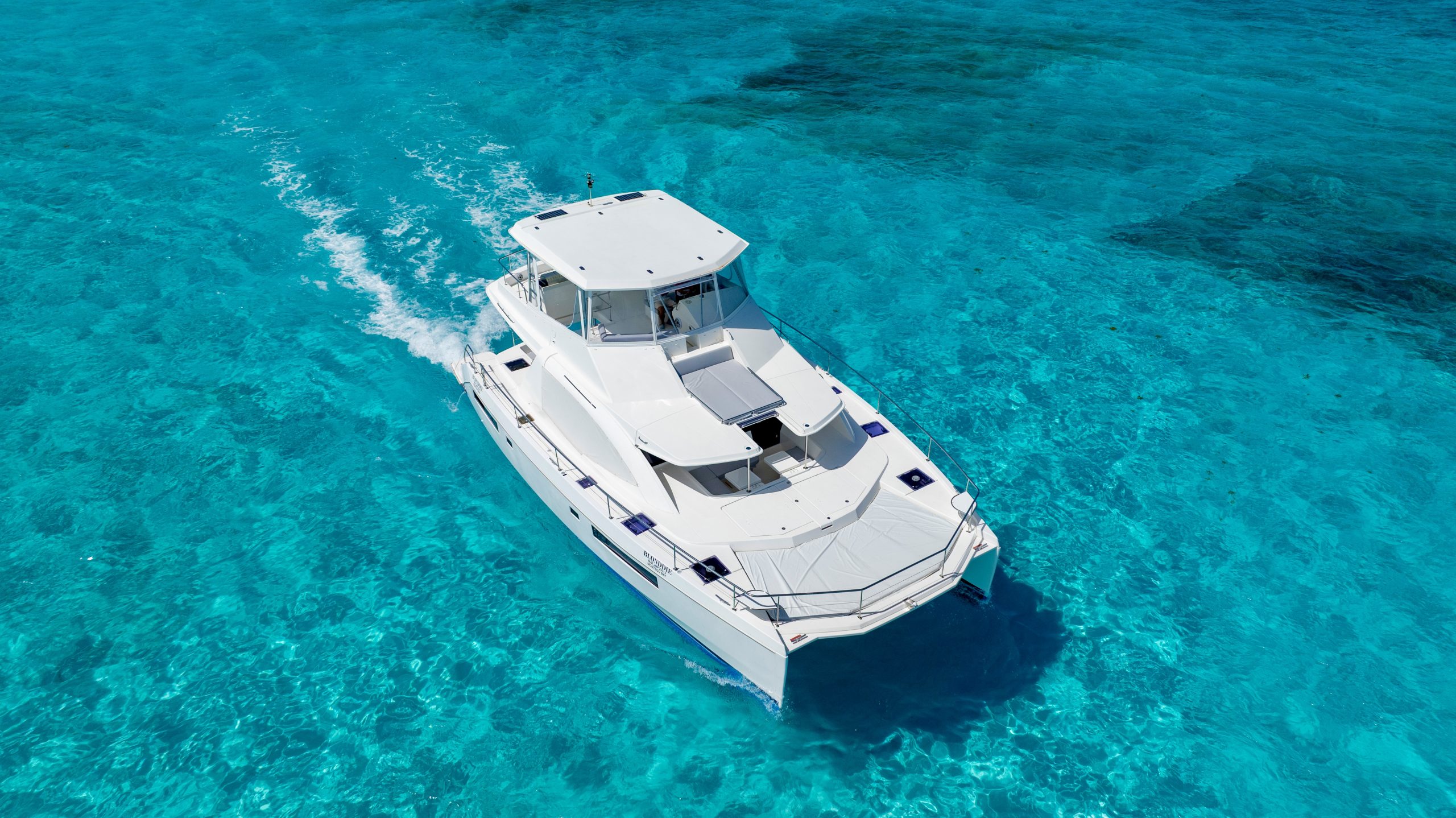 51 Ft Leopard Catamaran with flybridge Cancun by Riviera Charters 3
