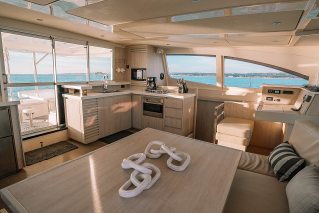 51-ft-leopard-catamaran-galleryimage5