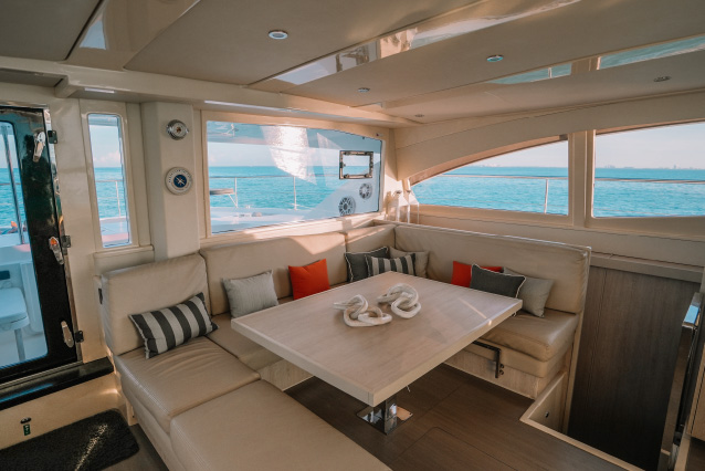 51-ft-leopard-catamaran-galleryimage7
