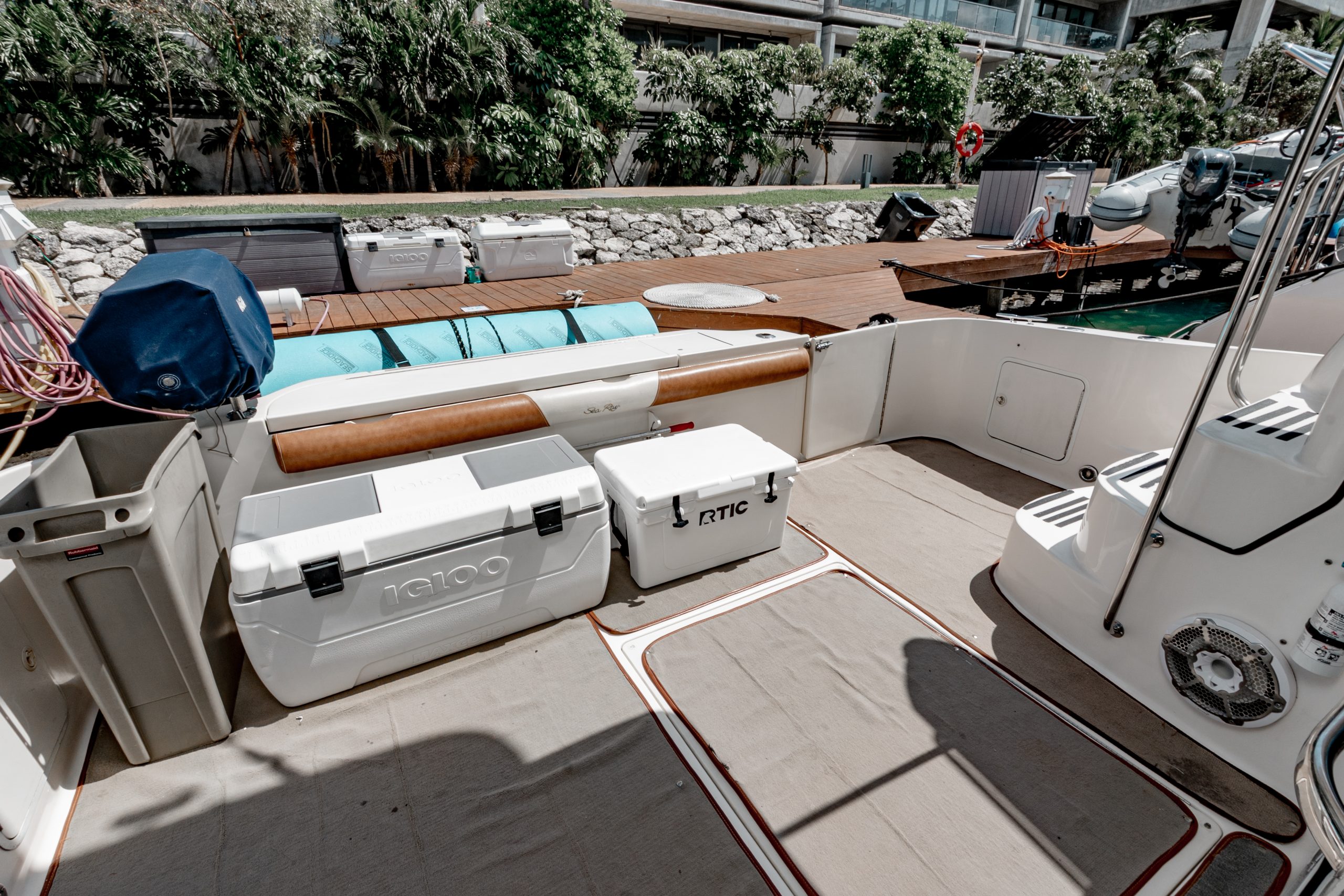 52 Ft Sea Ray with flyubridge rental in Cancun by Riviera Charter (1)