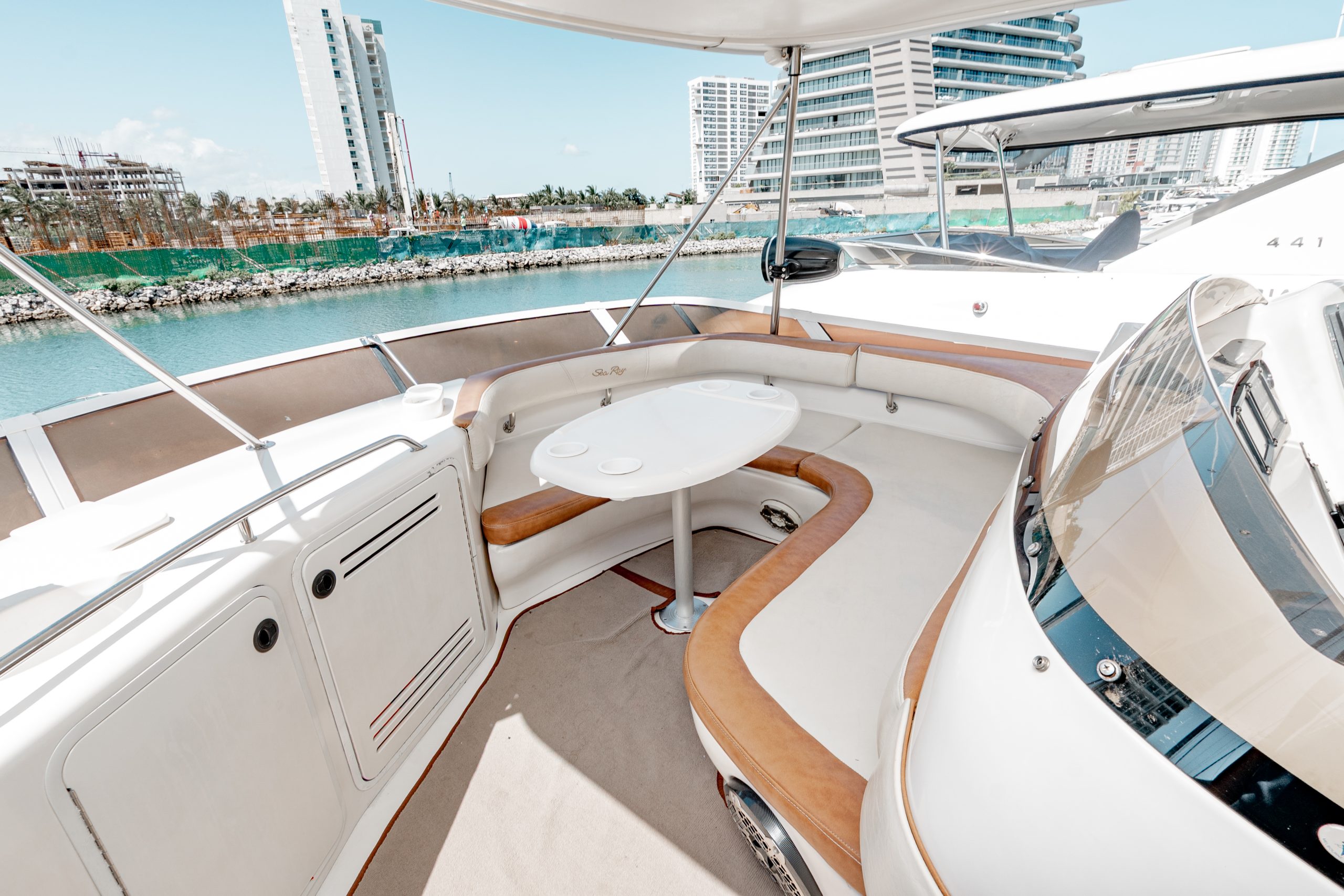 52 Ft Sea Ray with flyubridge rental in Cancun by Riviera Charter (25)