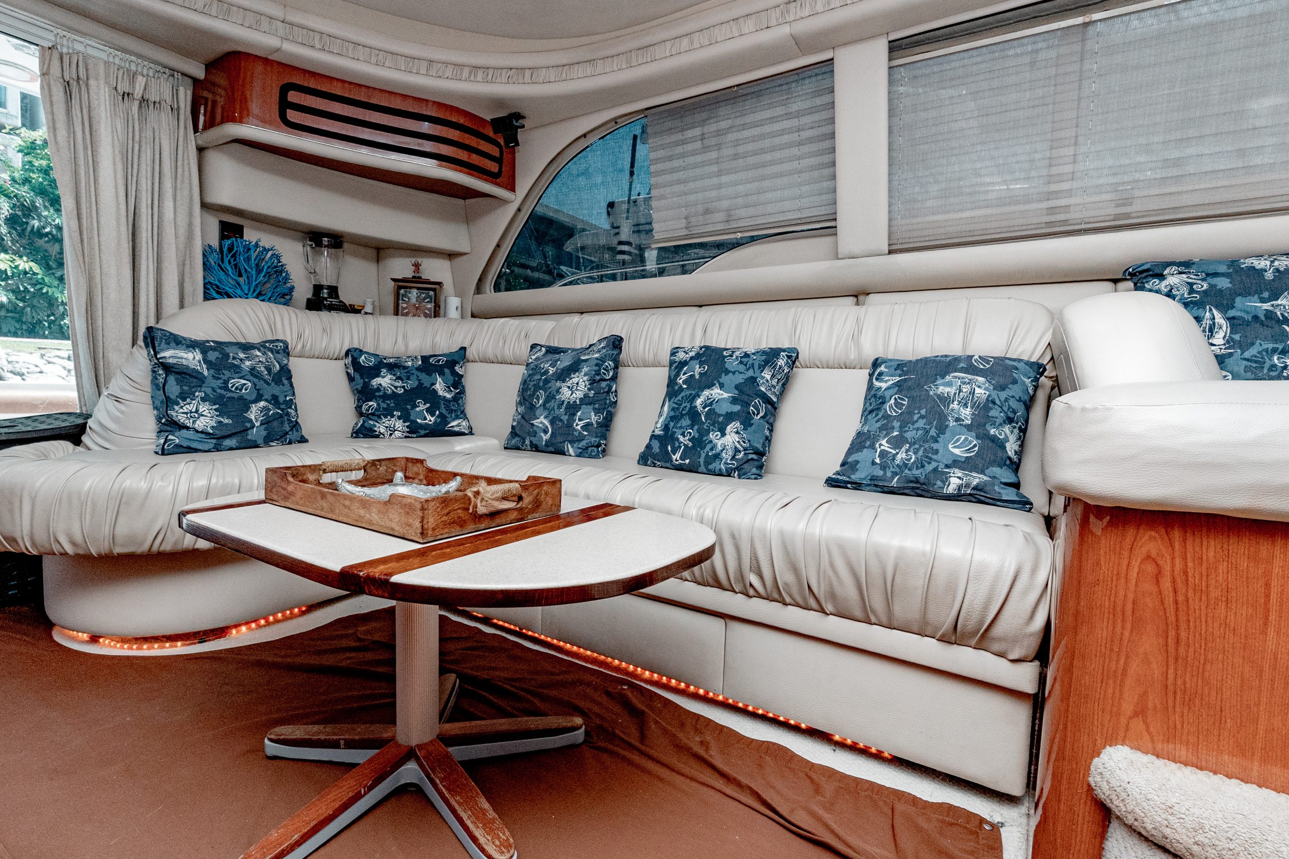 52 Ft Sea Ray with flyubridge rental in Cancun by Riviera Charter (37)