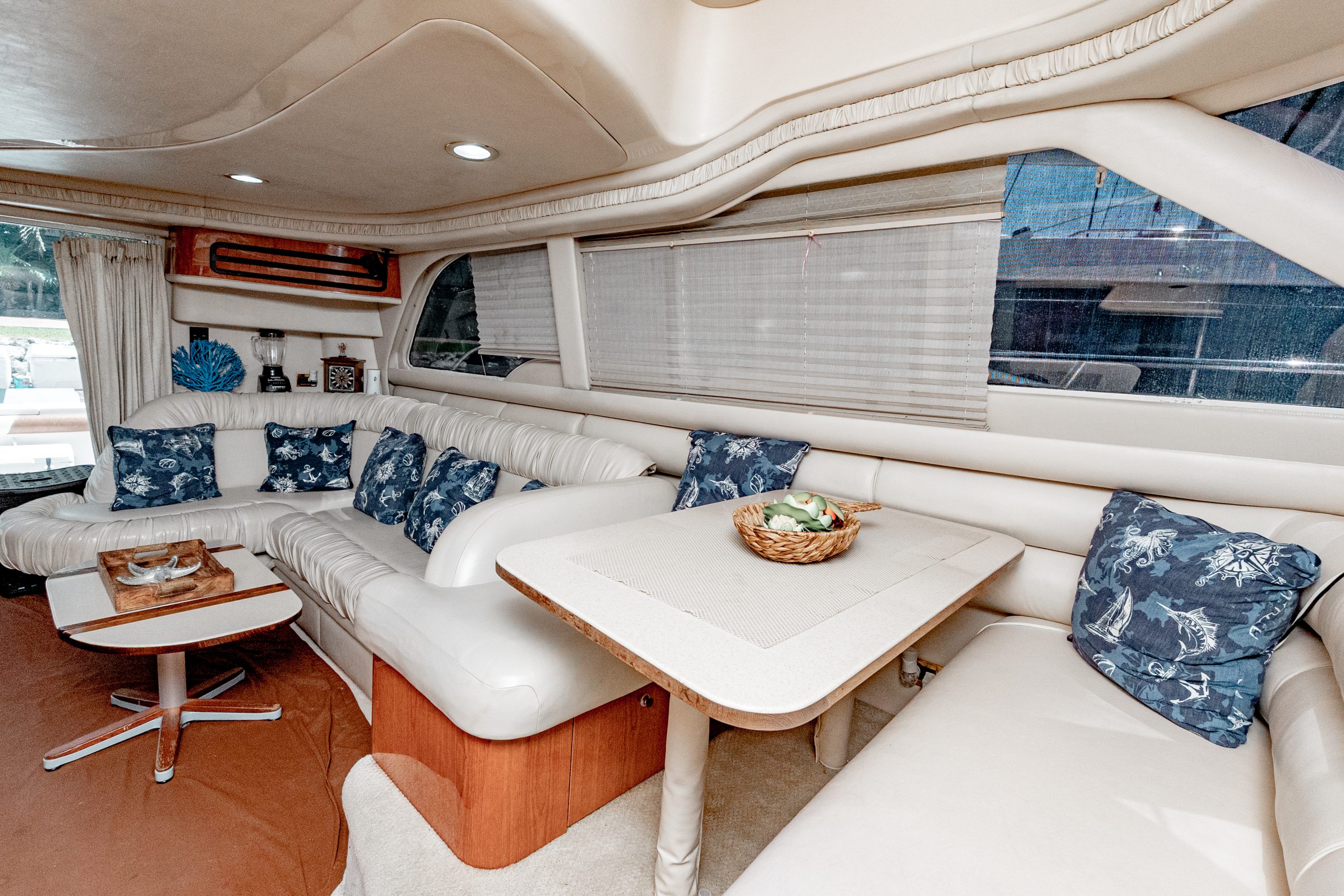 52 Ft Sea Ray with flyubridge rental in Cancun by Riviera Charter (39)