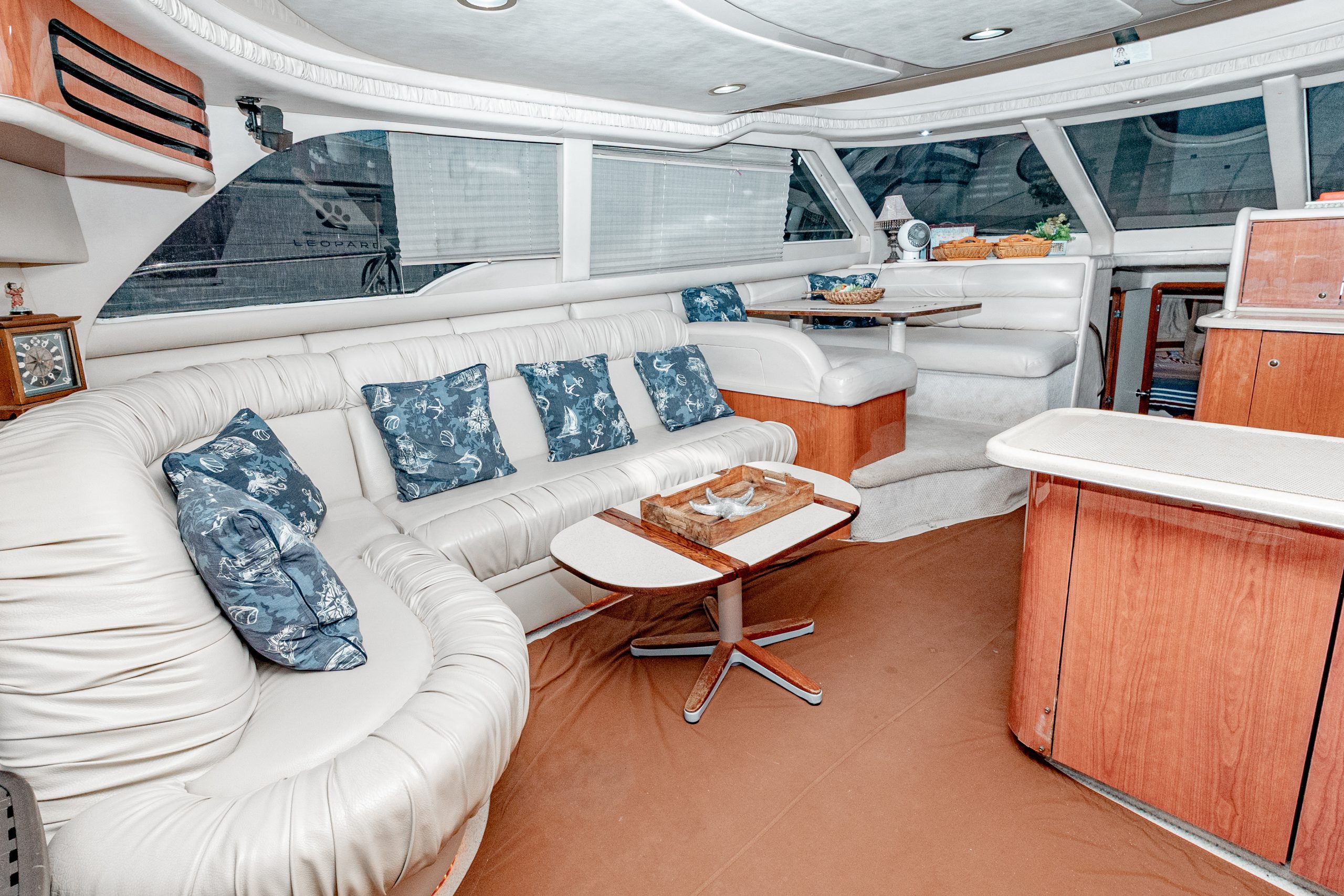 52 Ft Sea Ray with flyubridge rental in Cancun by Riviera Charter (40)