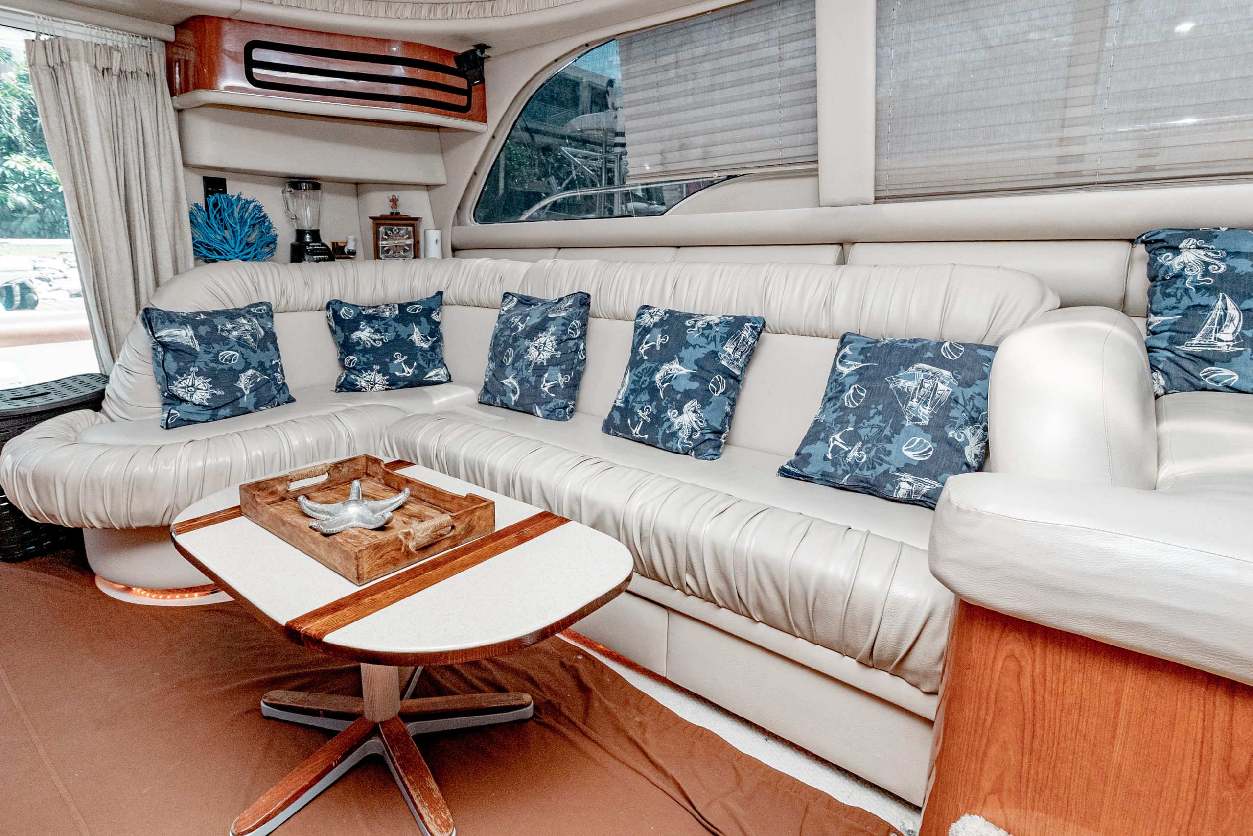 52 Ft Sea Ray with flyubridge rental in Cancun by Riviera Charter (48)