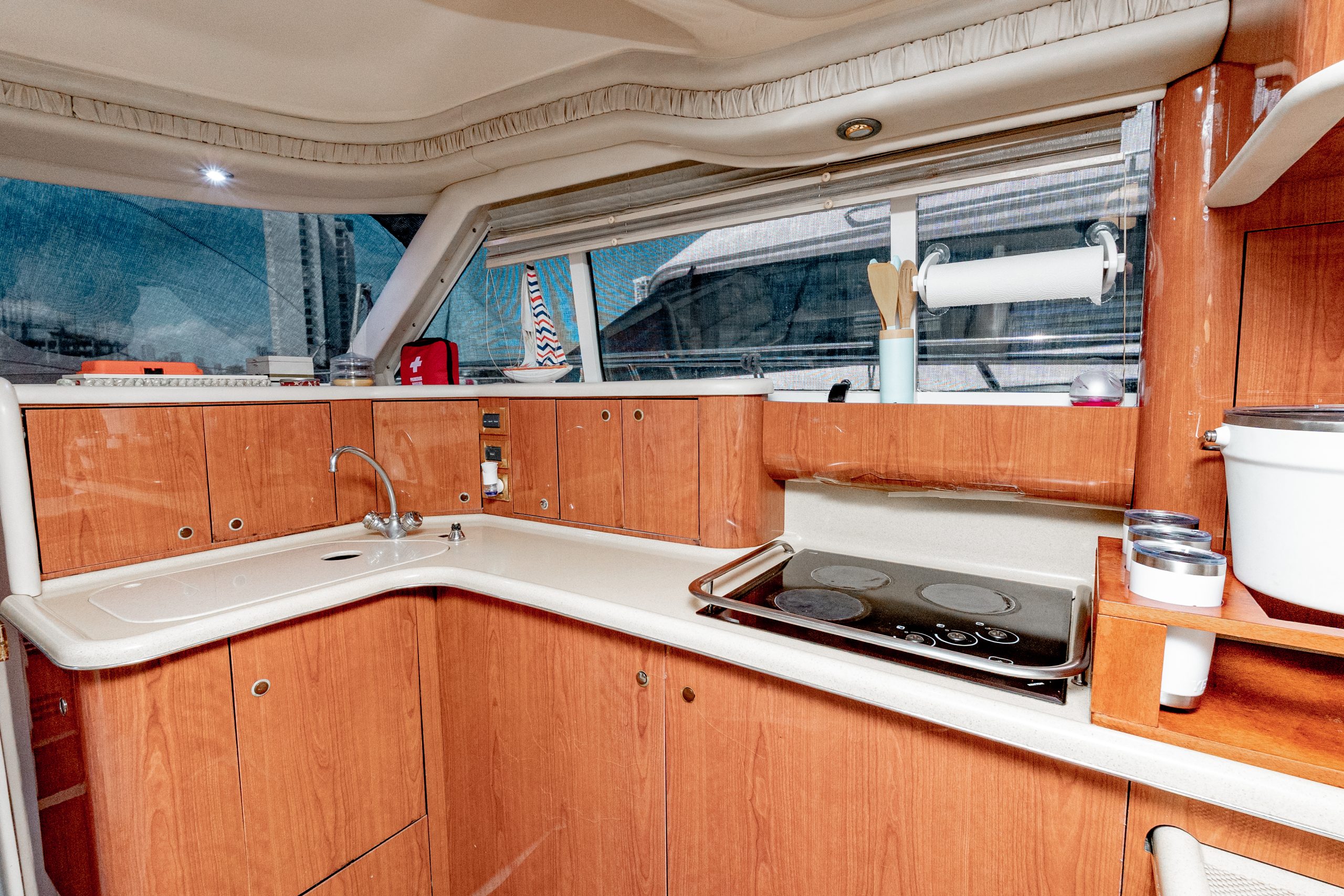 52 Ft Sea Ray with flyubridge rental in Cancun by Riviera Charter (51)