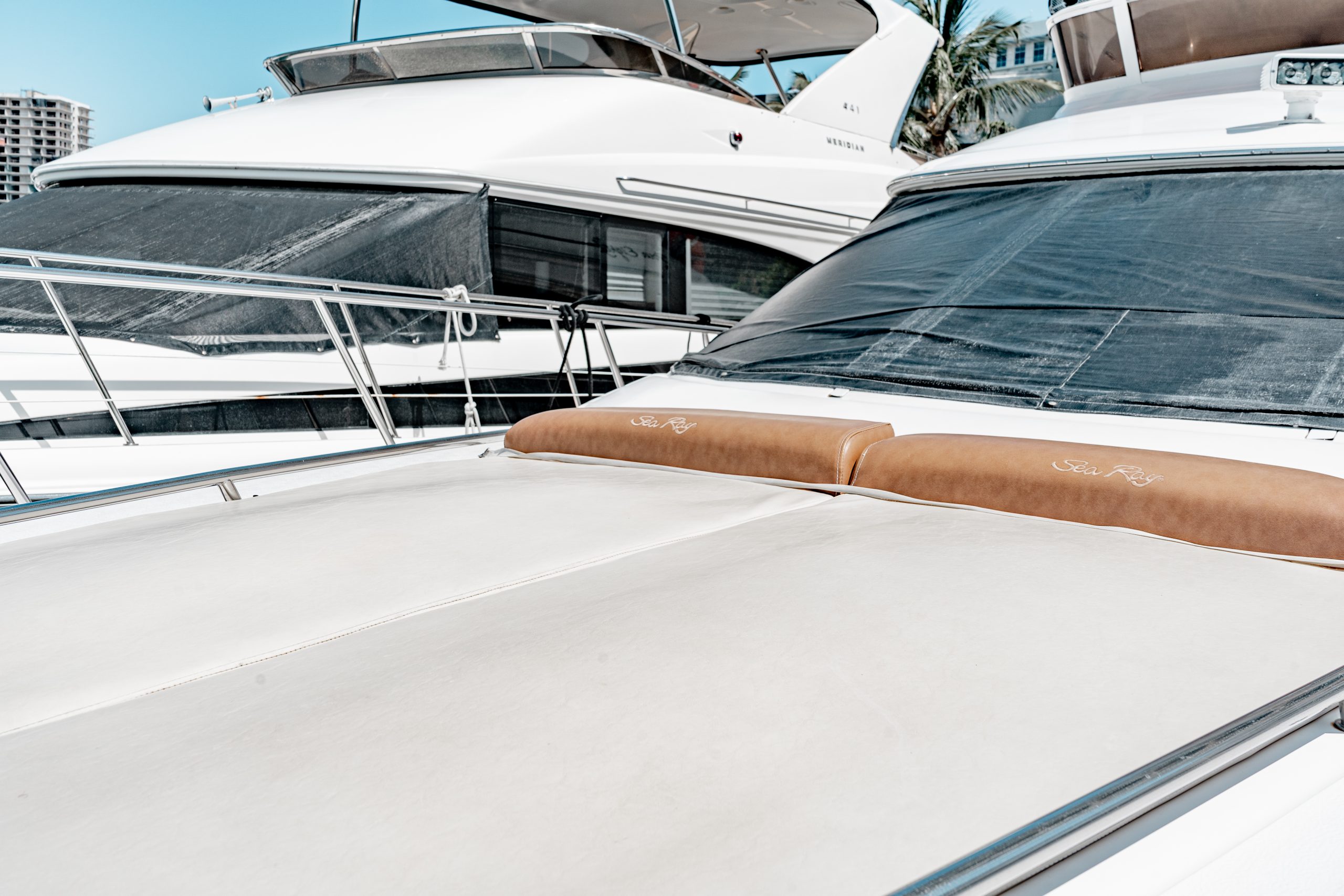 52 Ft Sea Ray with flyubridge rental in Cancun by Riviera Charter (6)