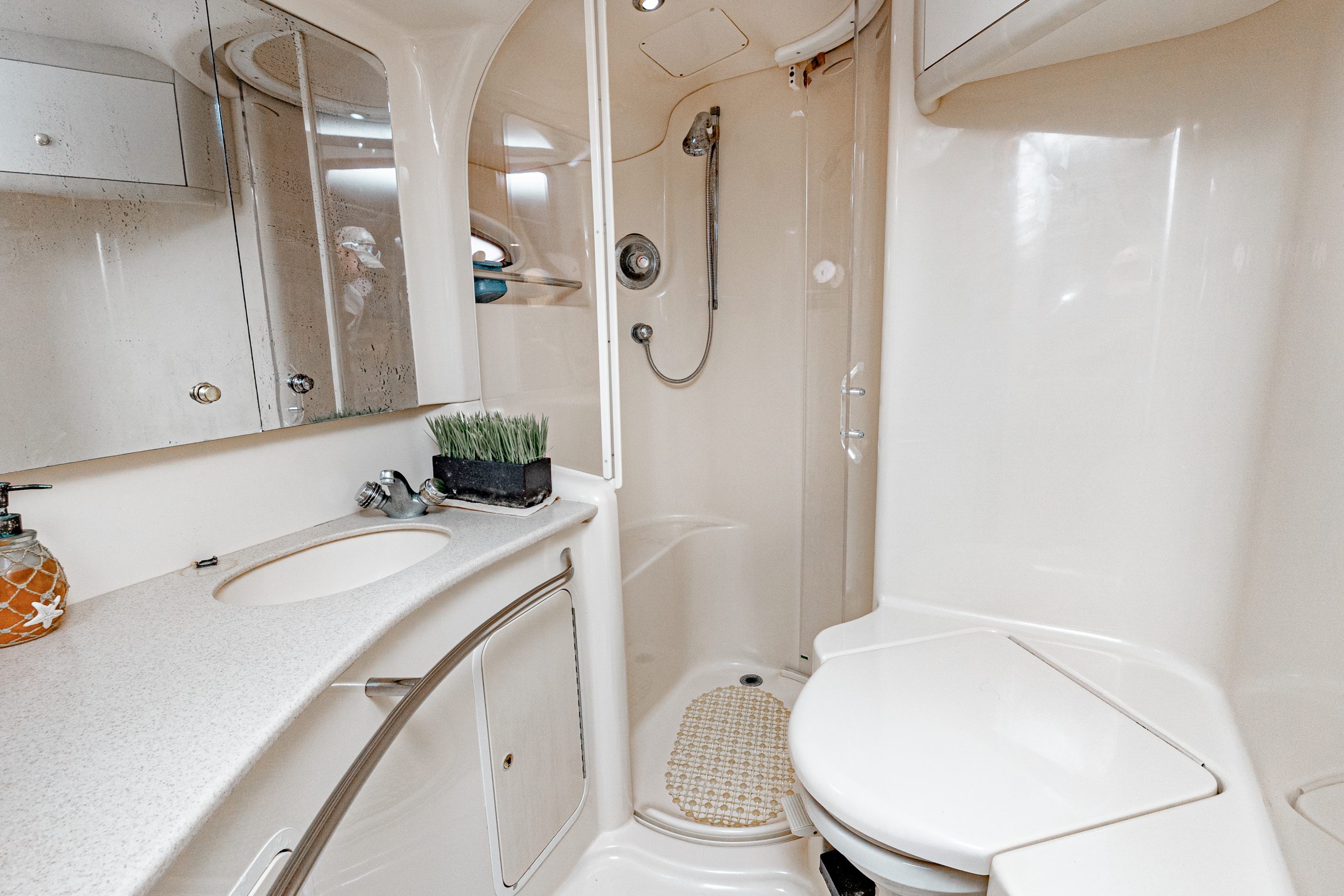 52 Ft Sea Ray with flyubridge rental in Cancun by Riviera Charter (61)