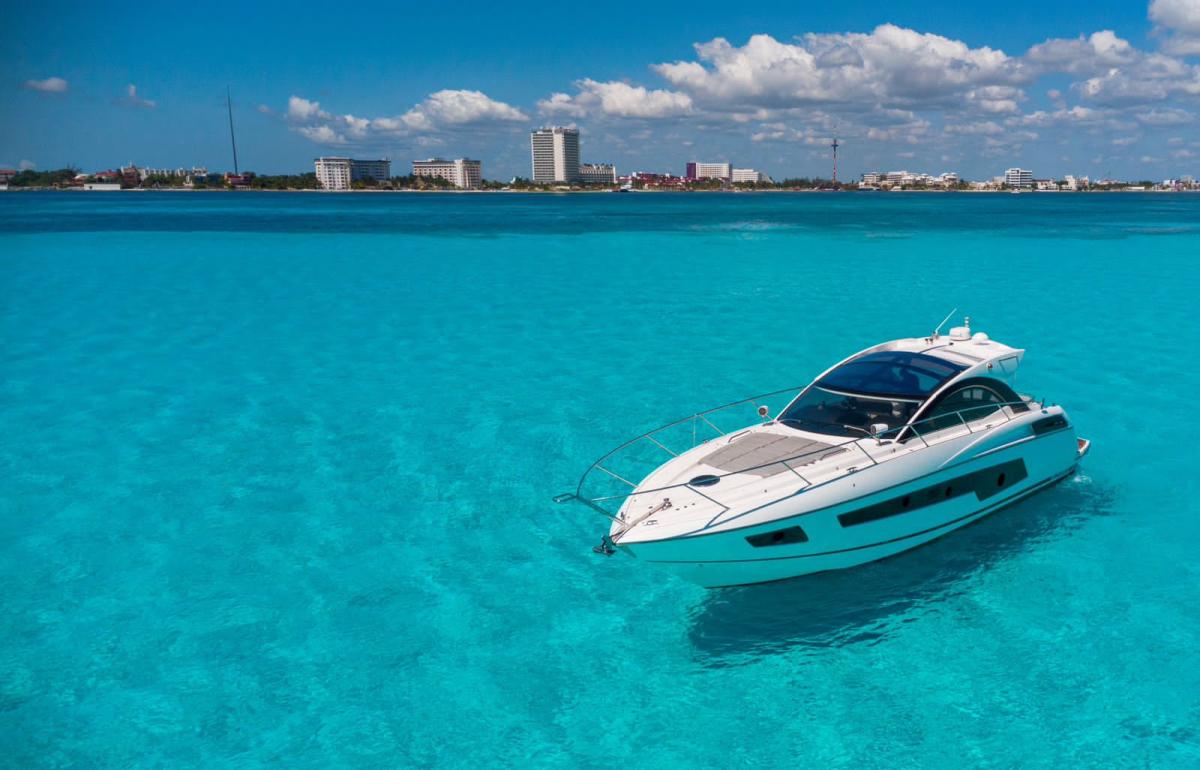 52-Ft-Sunseeker-San-Remo-Cancun-and-isla-Mujeres-yacht-rental-by-Riviera-Charters-012