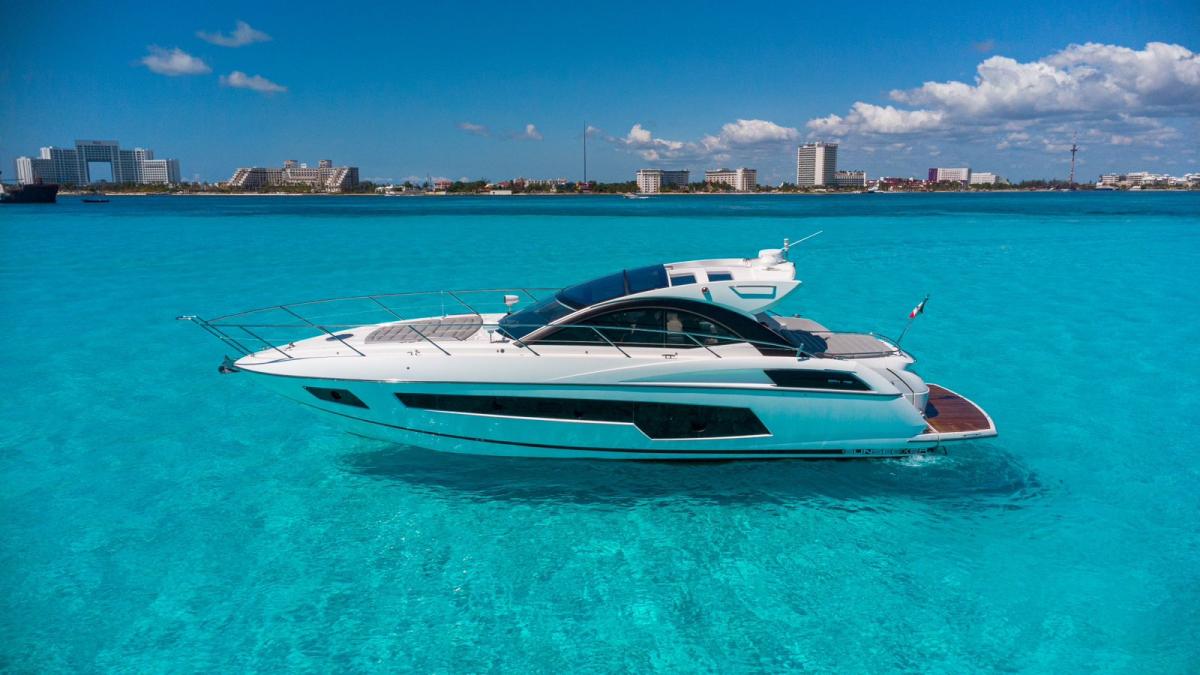 52-Ft-Sunseeker-San-Remo-Cancun-and-isla-Mujeres-yacht-rental-by-Riviera-Charters-04