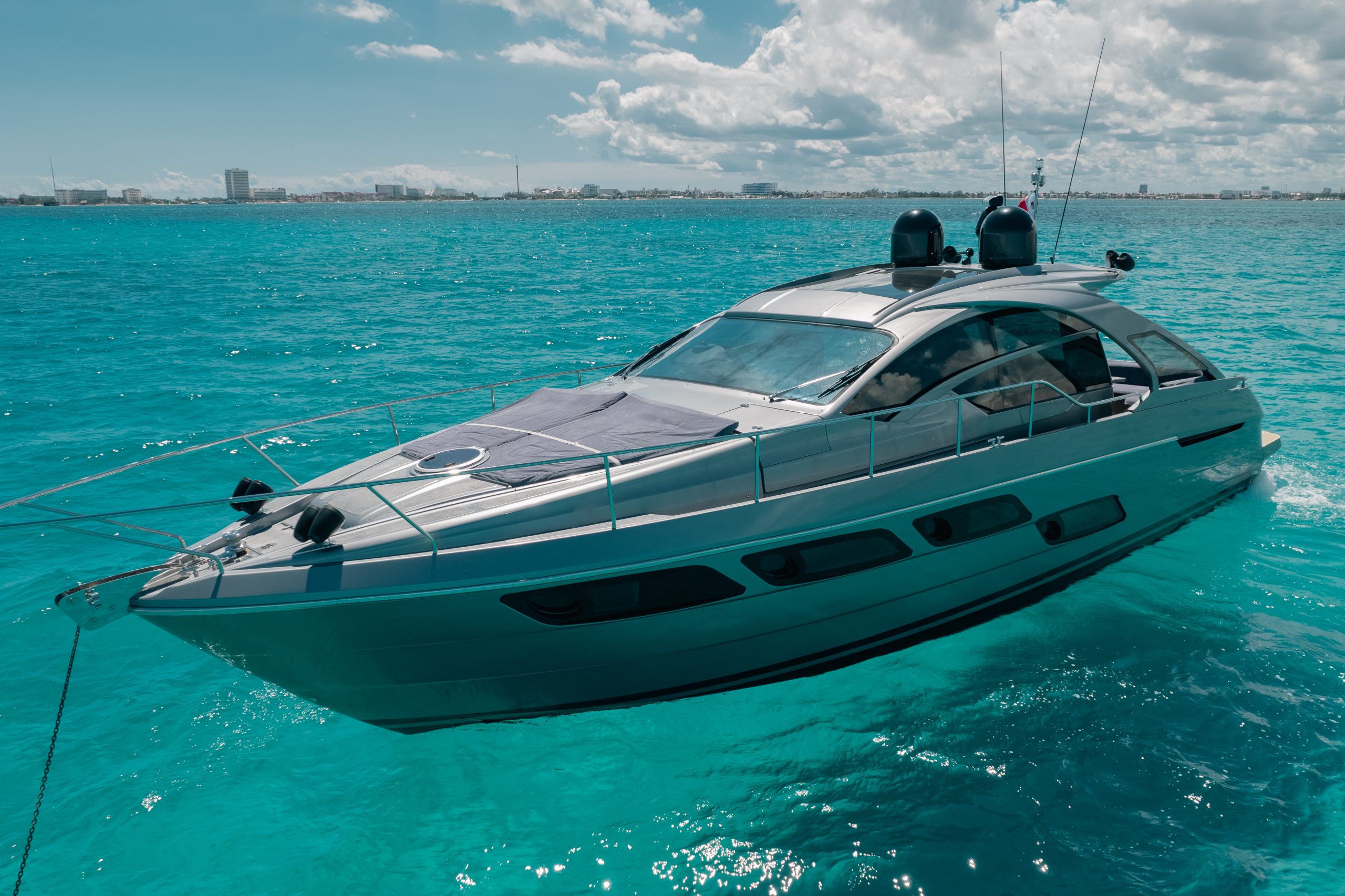 56 Ft Pershing yacht rental in Cancun by Riviera Charters (14)
