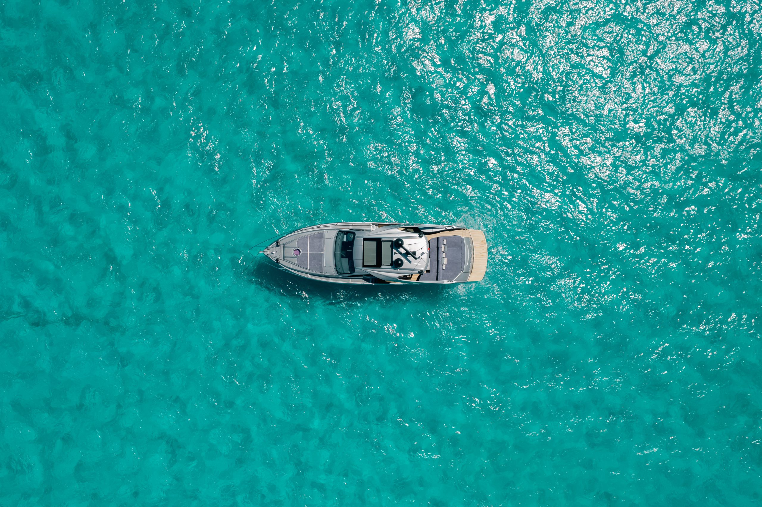 56 Ft Pershing yacht rental in Cancun by Riviera Charters (15)