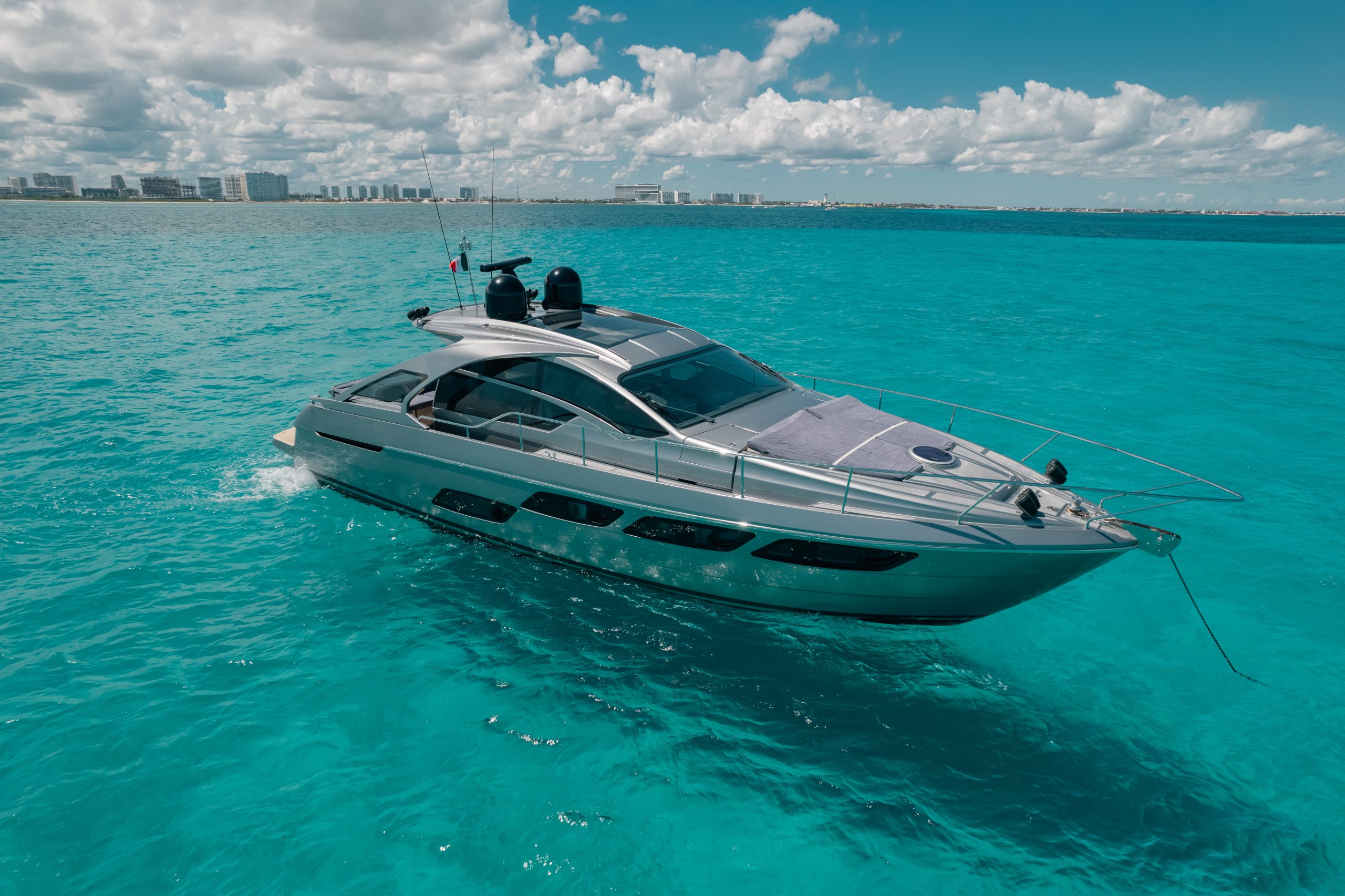 56 Ft Pershing yacht rental in Cancun by Riviera Charters (28)