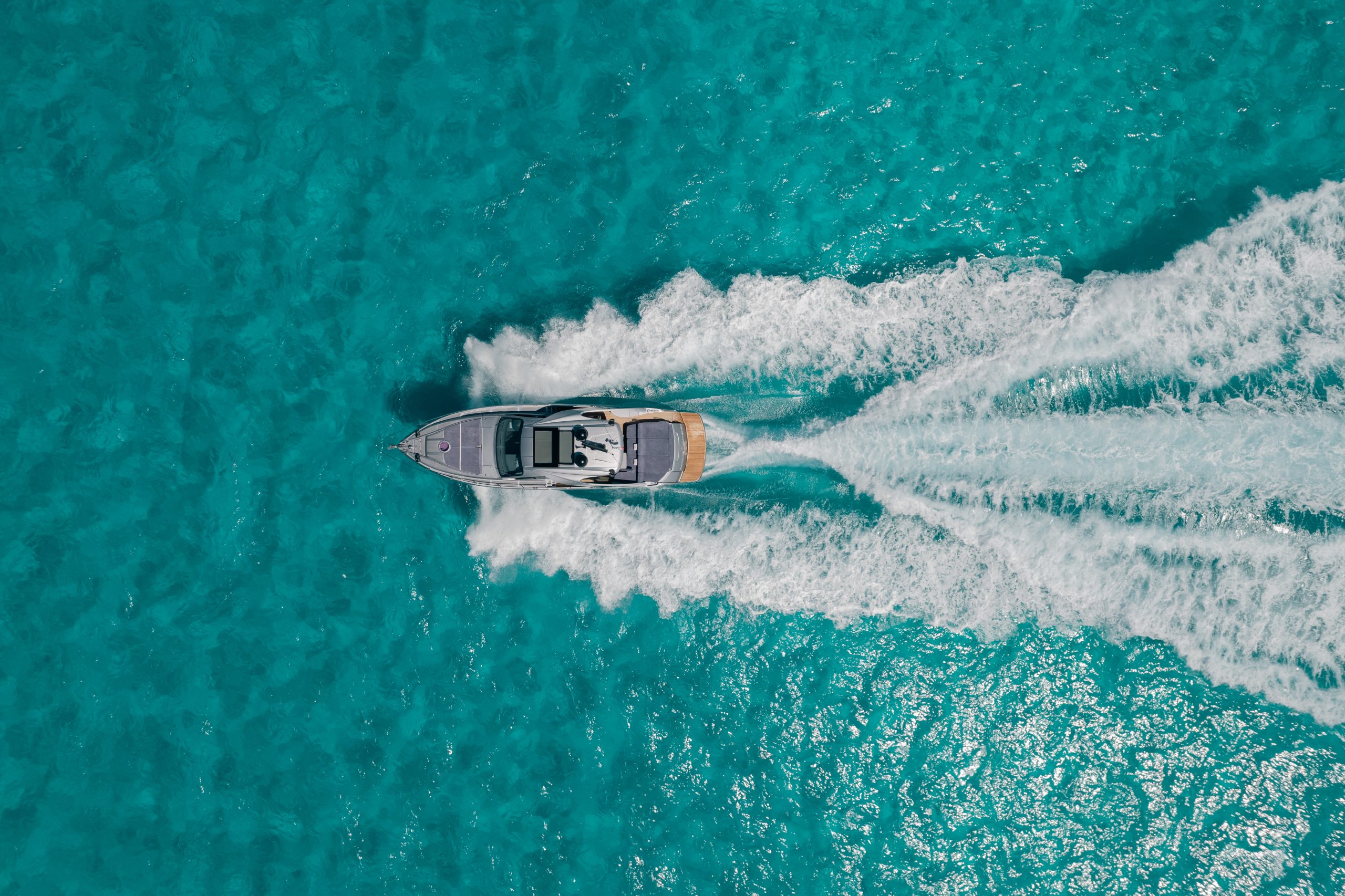56 Ft Pershing yacht rental in Cancun by Riviera Charters (41)