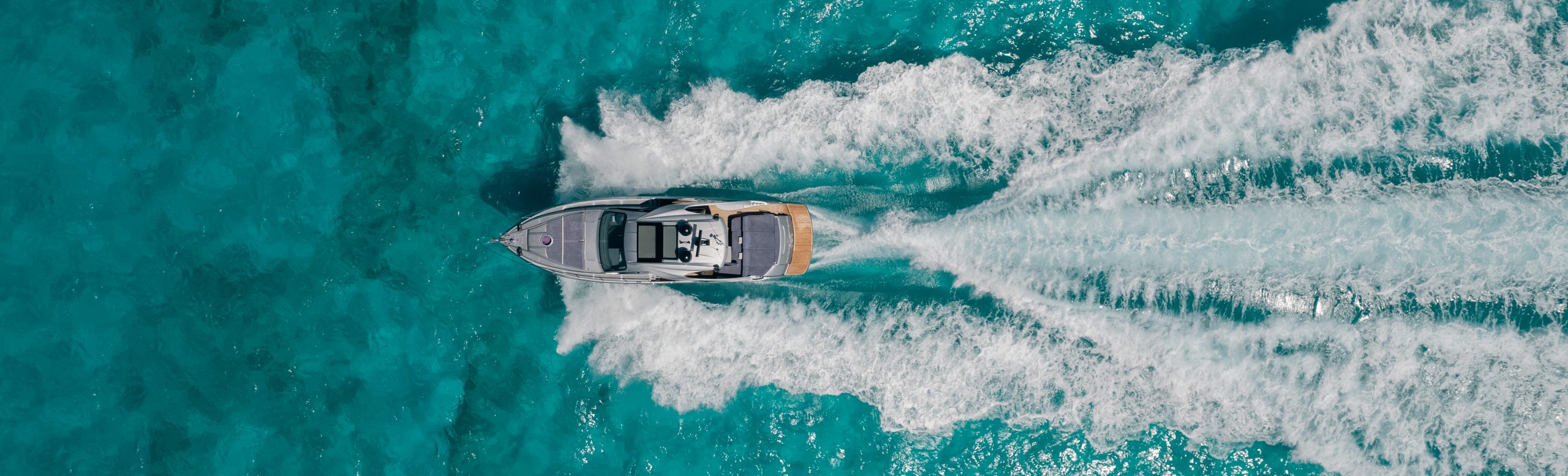 56 Ft Pershing yacht rental in Cancun by Riviera Charters (42)
