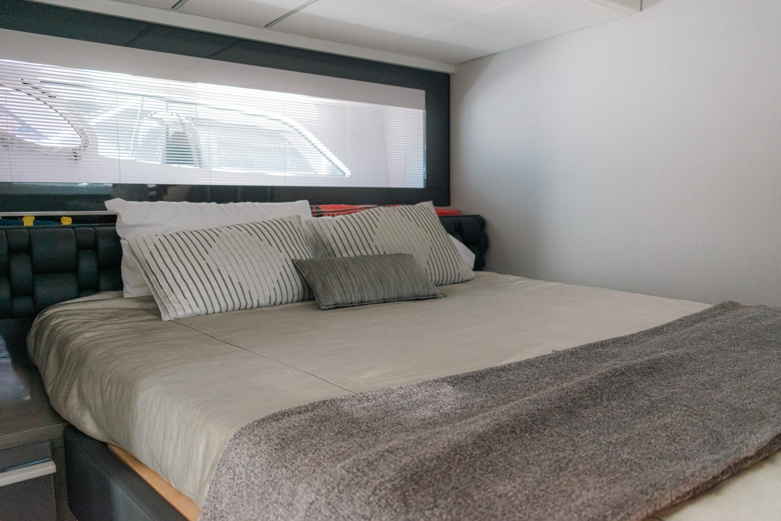 56 Ft Pershing yacht rental in Cancun by Riviera Charters (64)