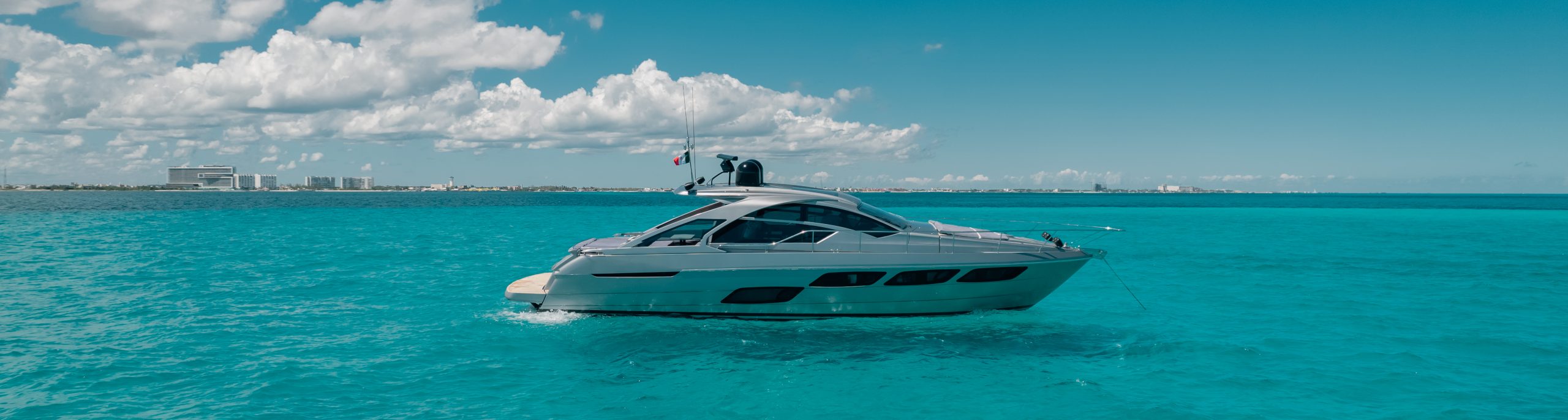 56 Ft Pershing yacht rental in Cancun by Riviera Charters (8)