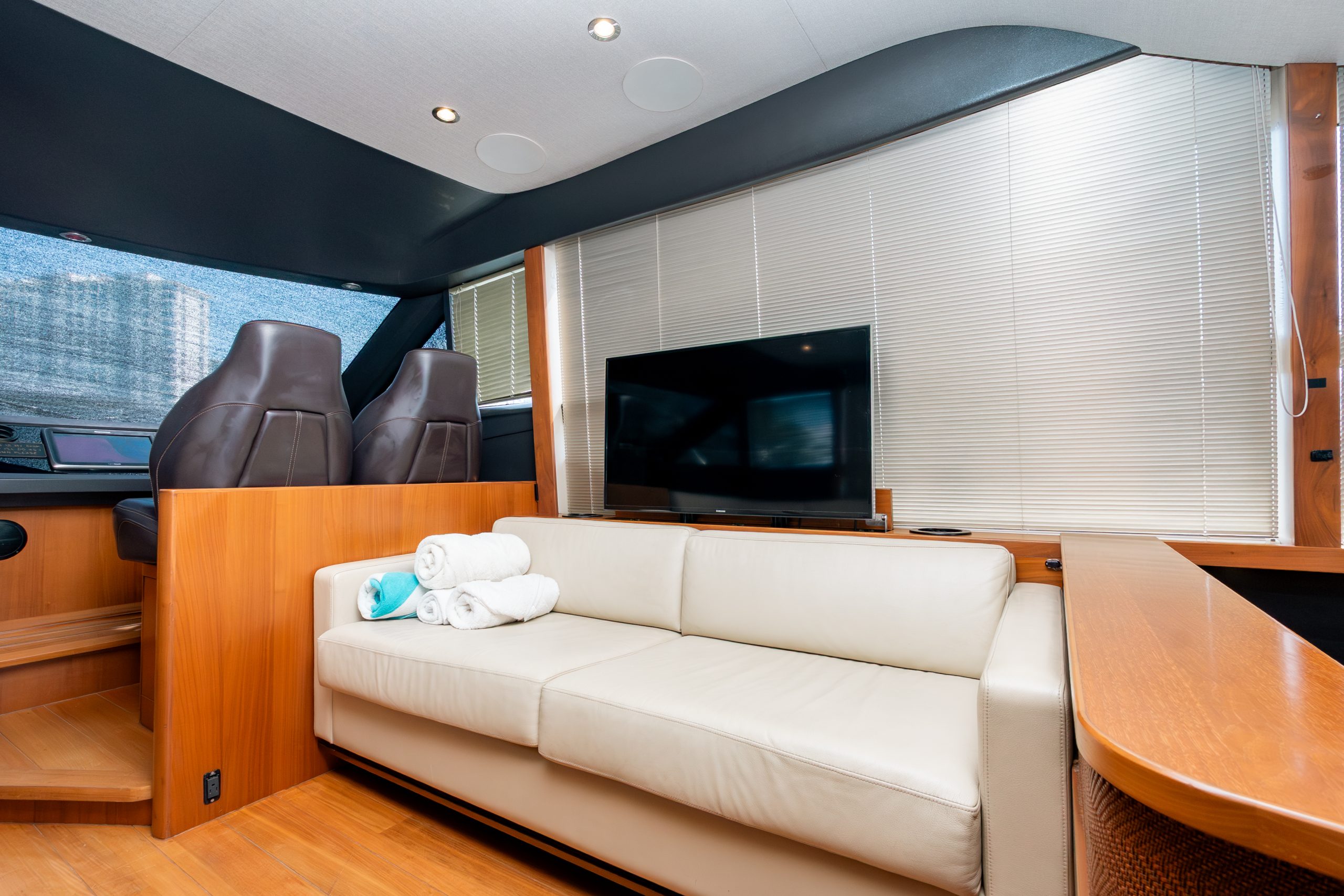 56 Ft Princess yacht rental in Cancun Riviera Charters (15)