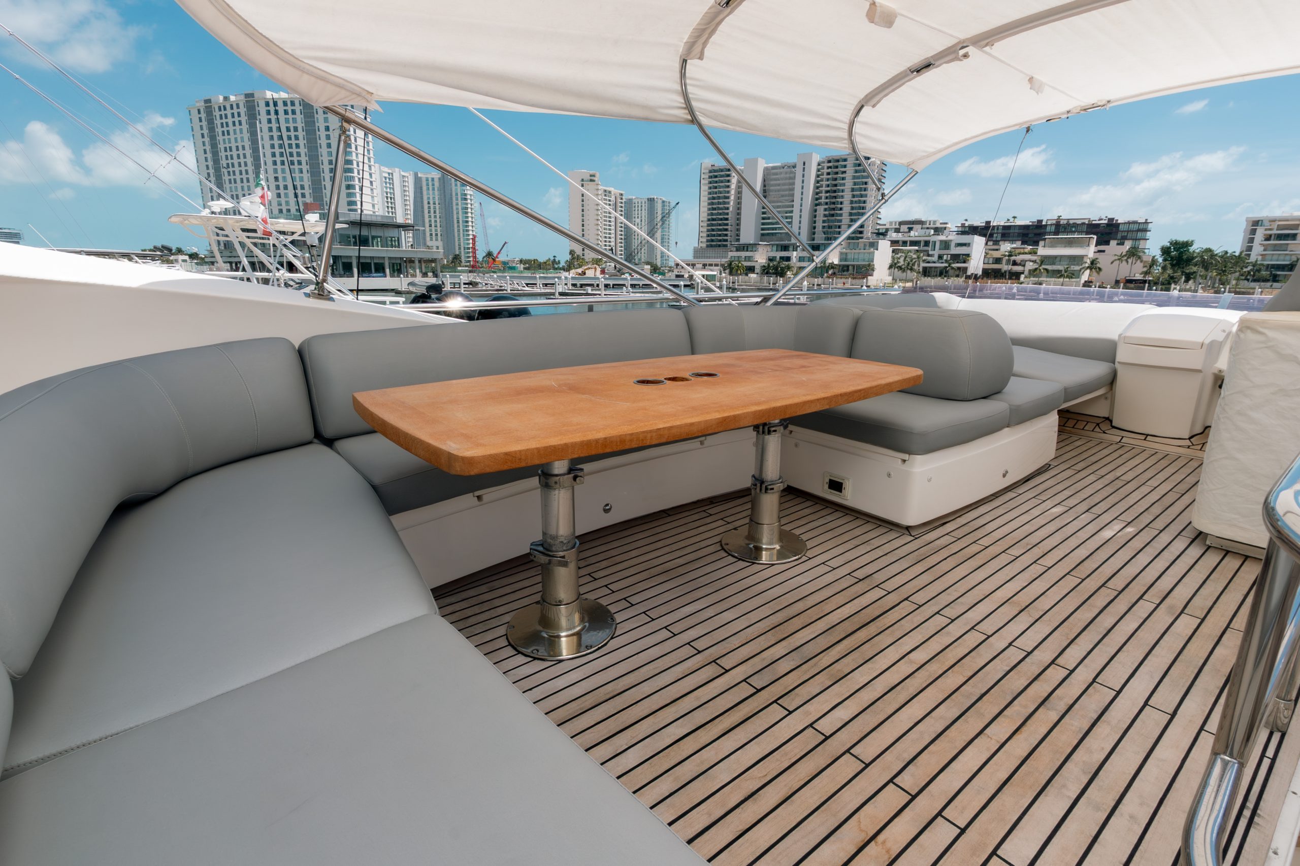 56 Ft Princess yacht rental in Cancun Riviera Charters (39)
