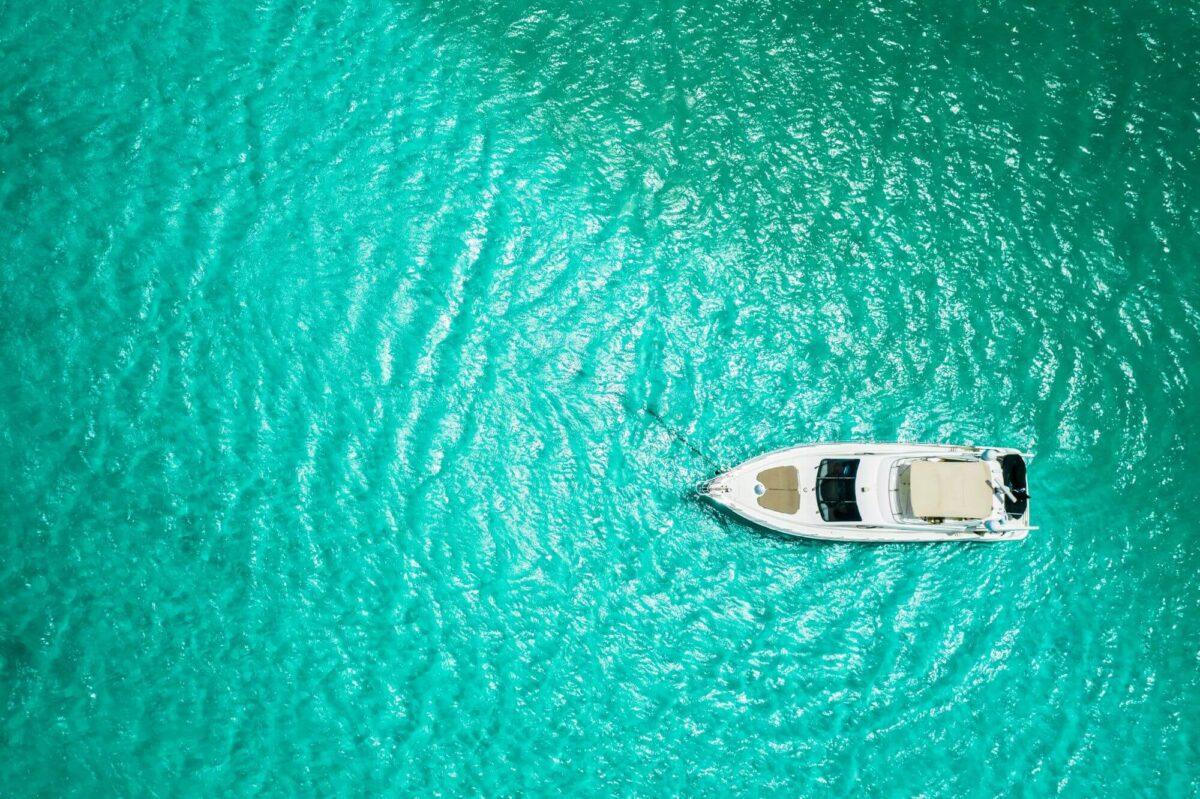 58-Ft-Azimut-yacht-rental-in-Puerto-Aventuras-and-Tulum-by-Riviera-Charters-1