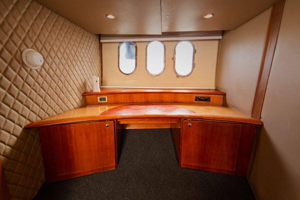 58-Ft-Azimut-yacht-rental-in-Puerto-Aventuras-and-Tulum-by-Riviera-Charters-10
