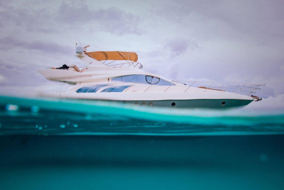58-Ft-Azimut-yacht-rental-in-Puerto-Aventuras-and-Tulum-by-Riviera-Charters-25